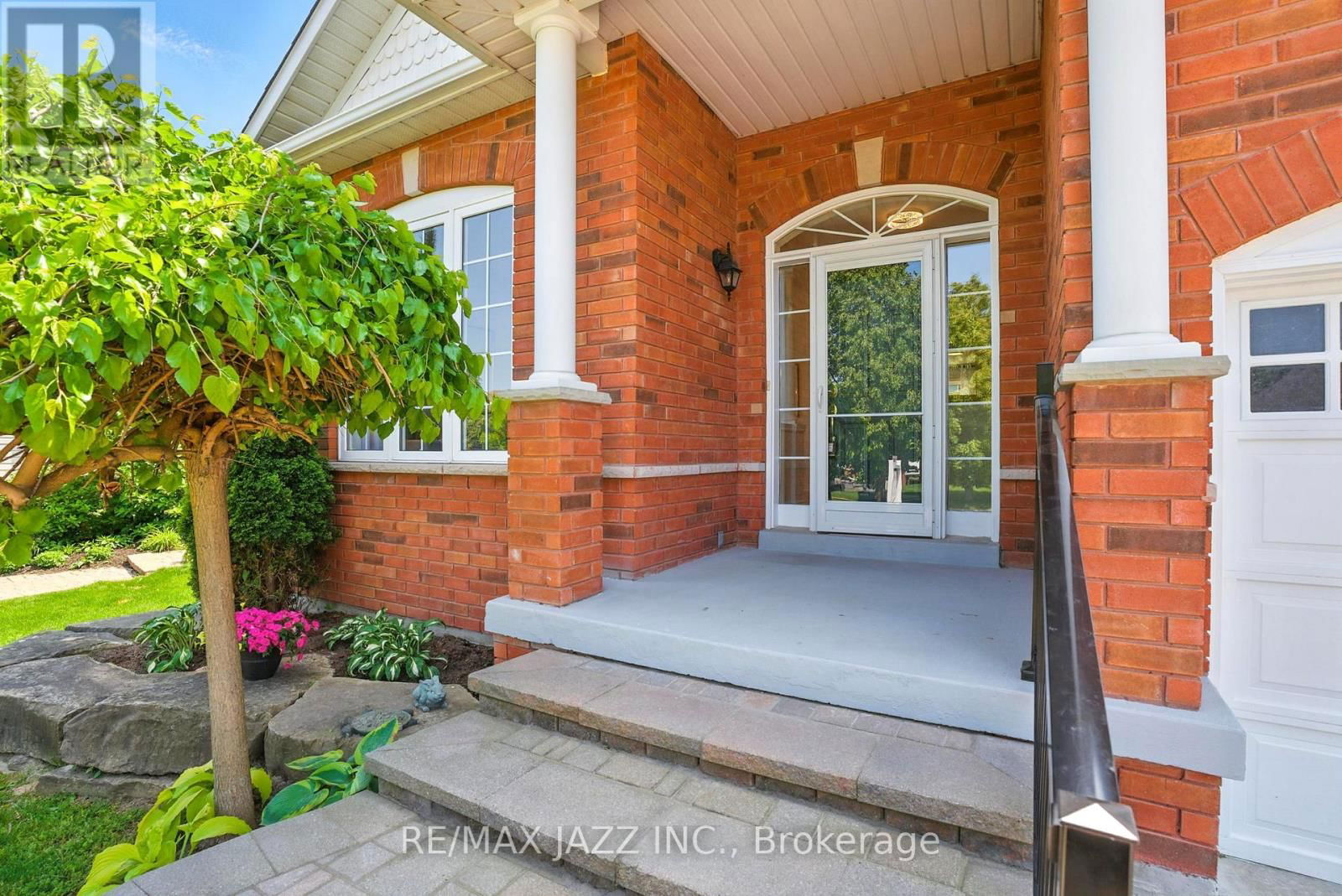 484 VICTORIA STREET Image 46