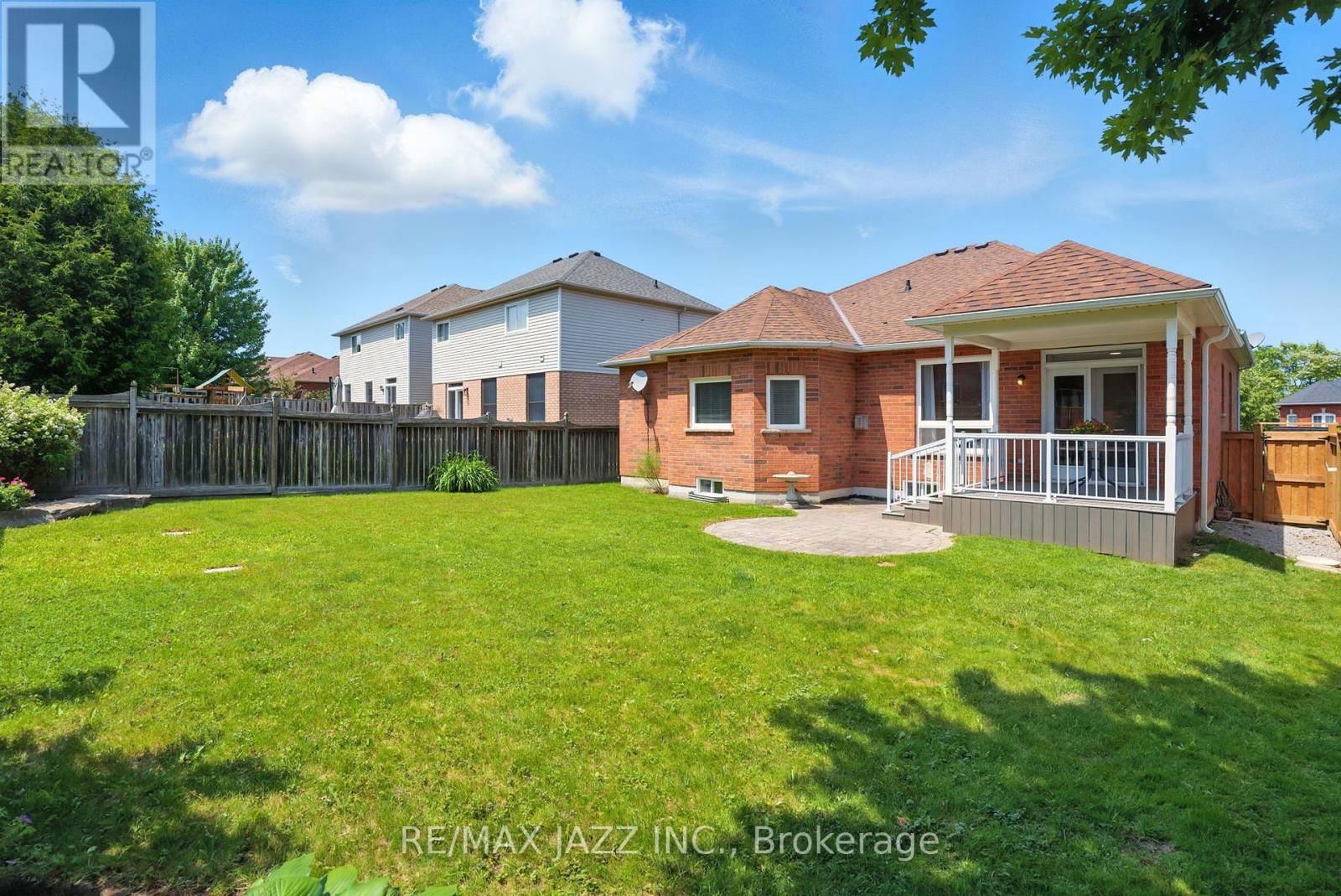484 VICTORIA STREET Image 5
