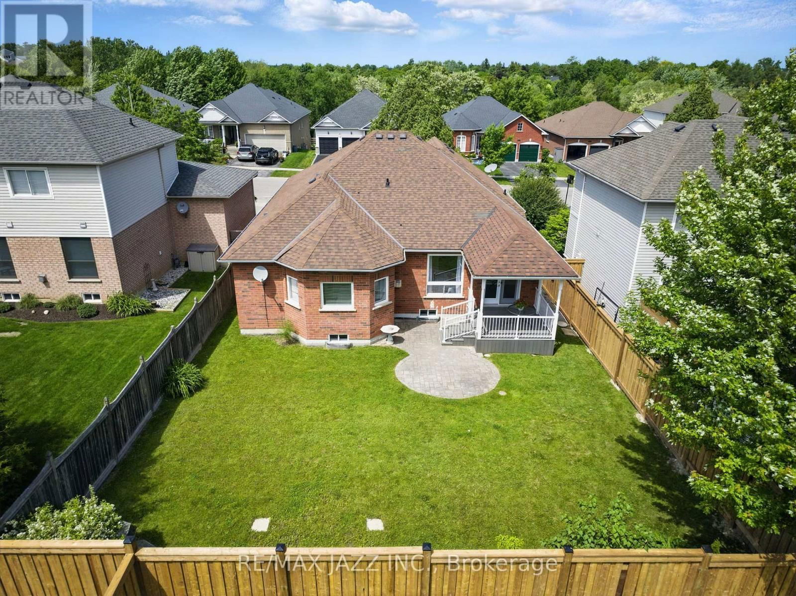 484 VICTORIA STREET Image 6