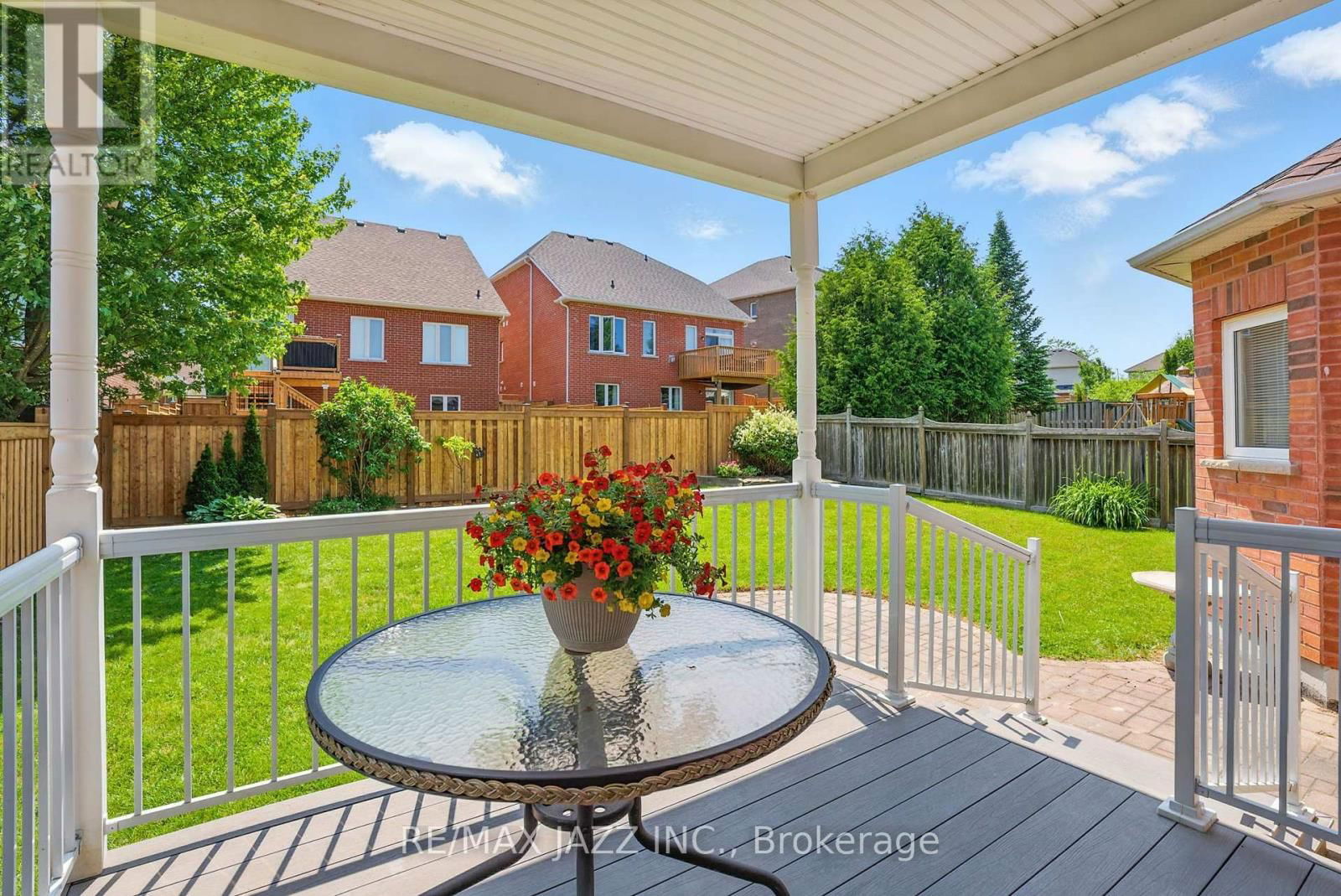 484 VICTORIA STREET Image 8