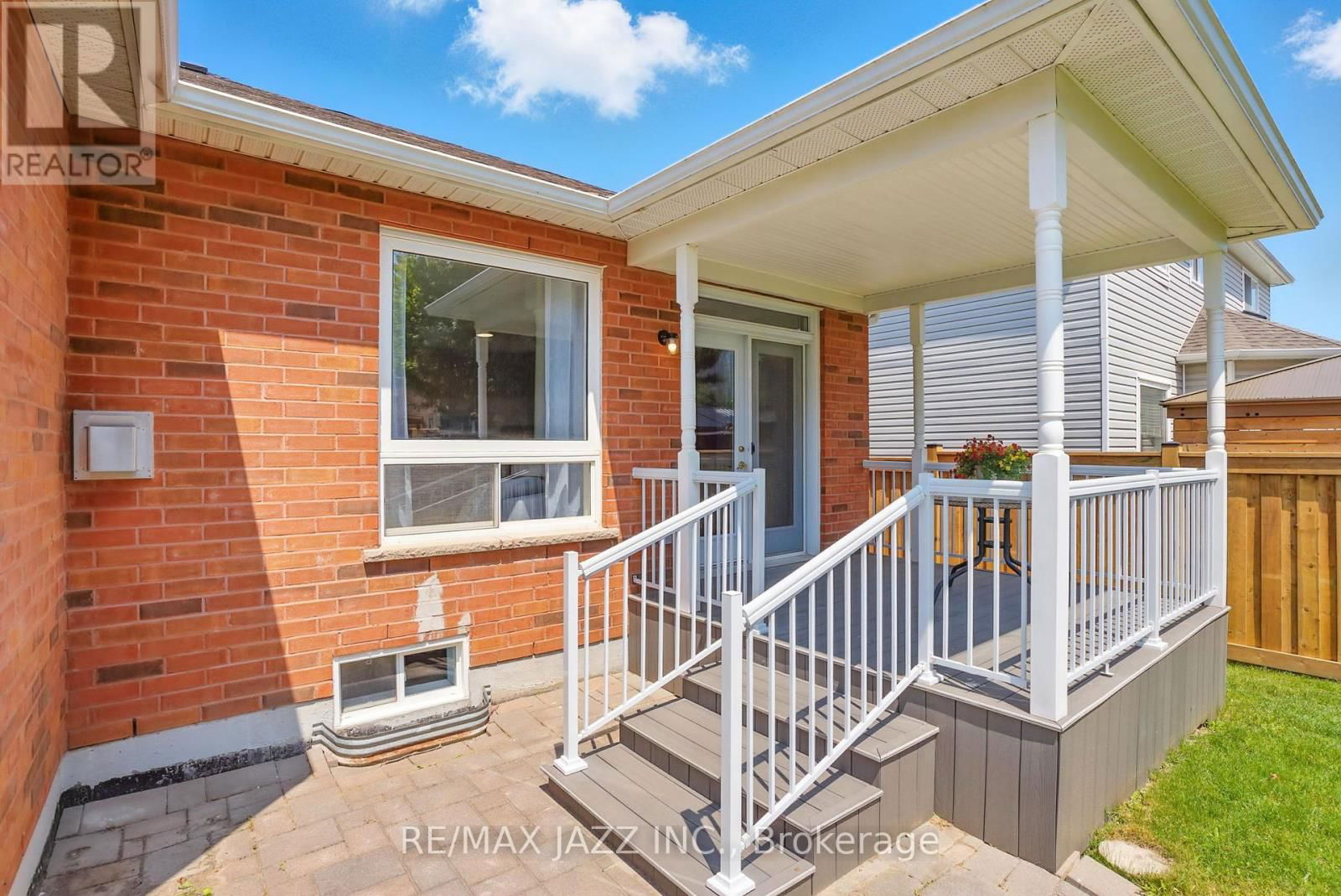 484 VICTORIA STREET Image 9