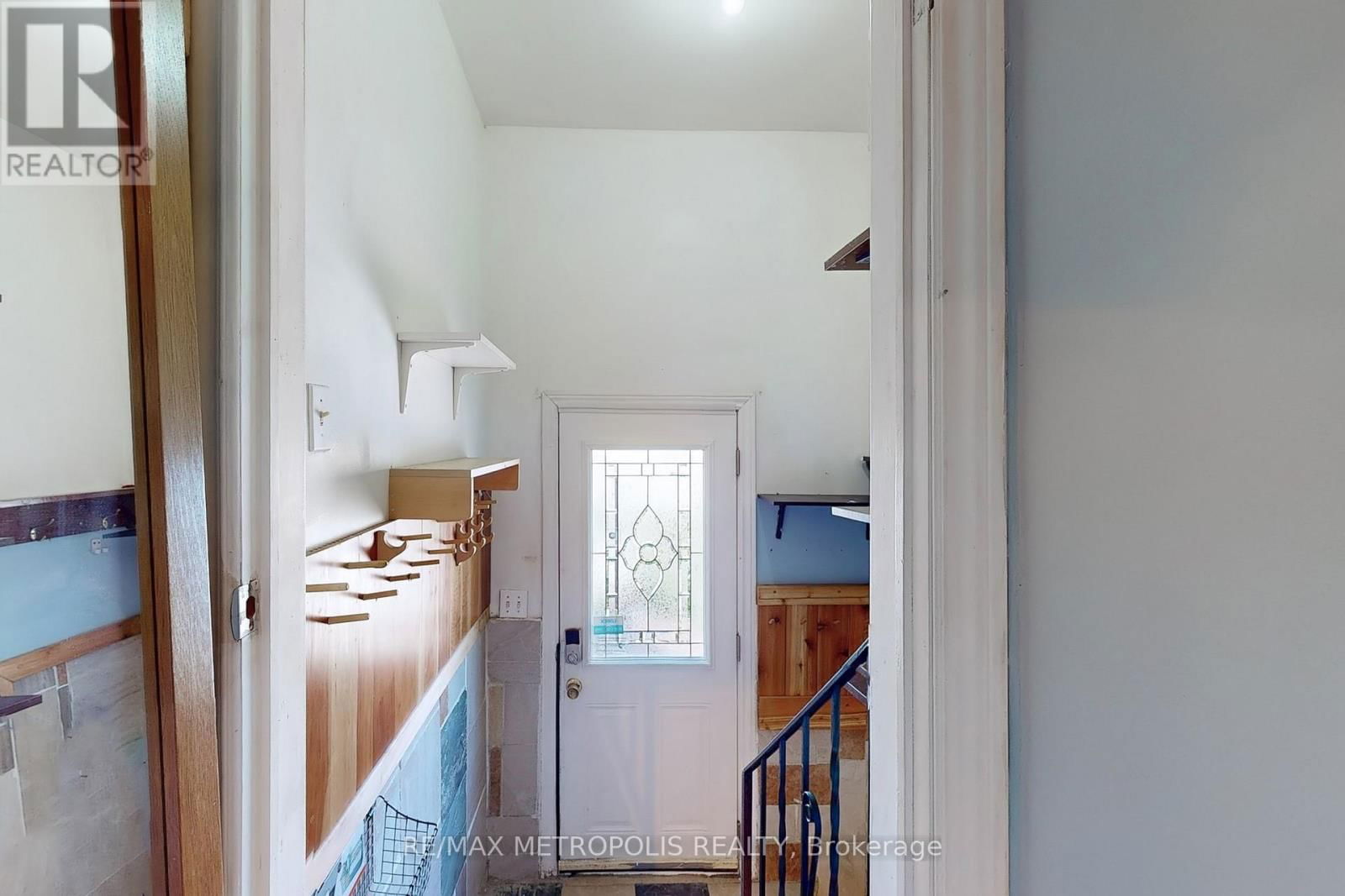 982 COSBURN AVENUE Image 19