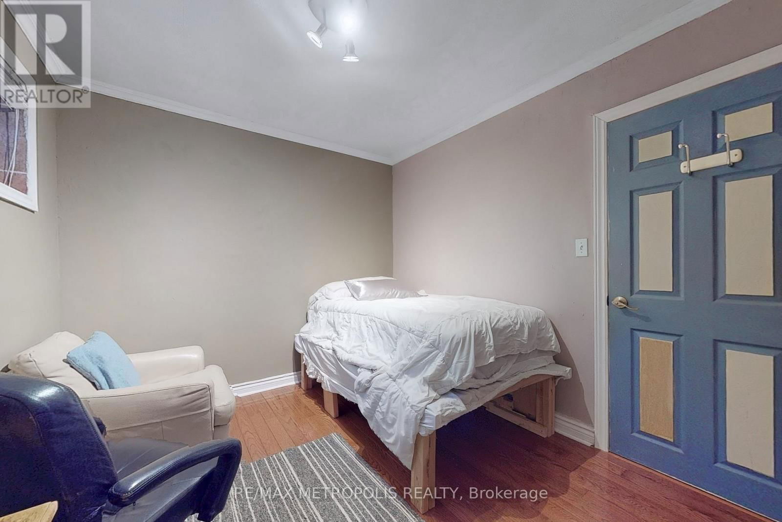 982 COSBURN AVENUE Image 20