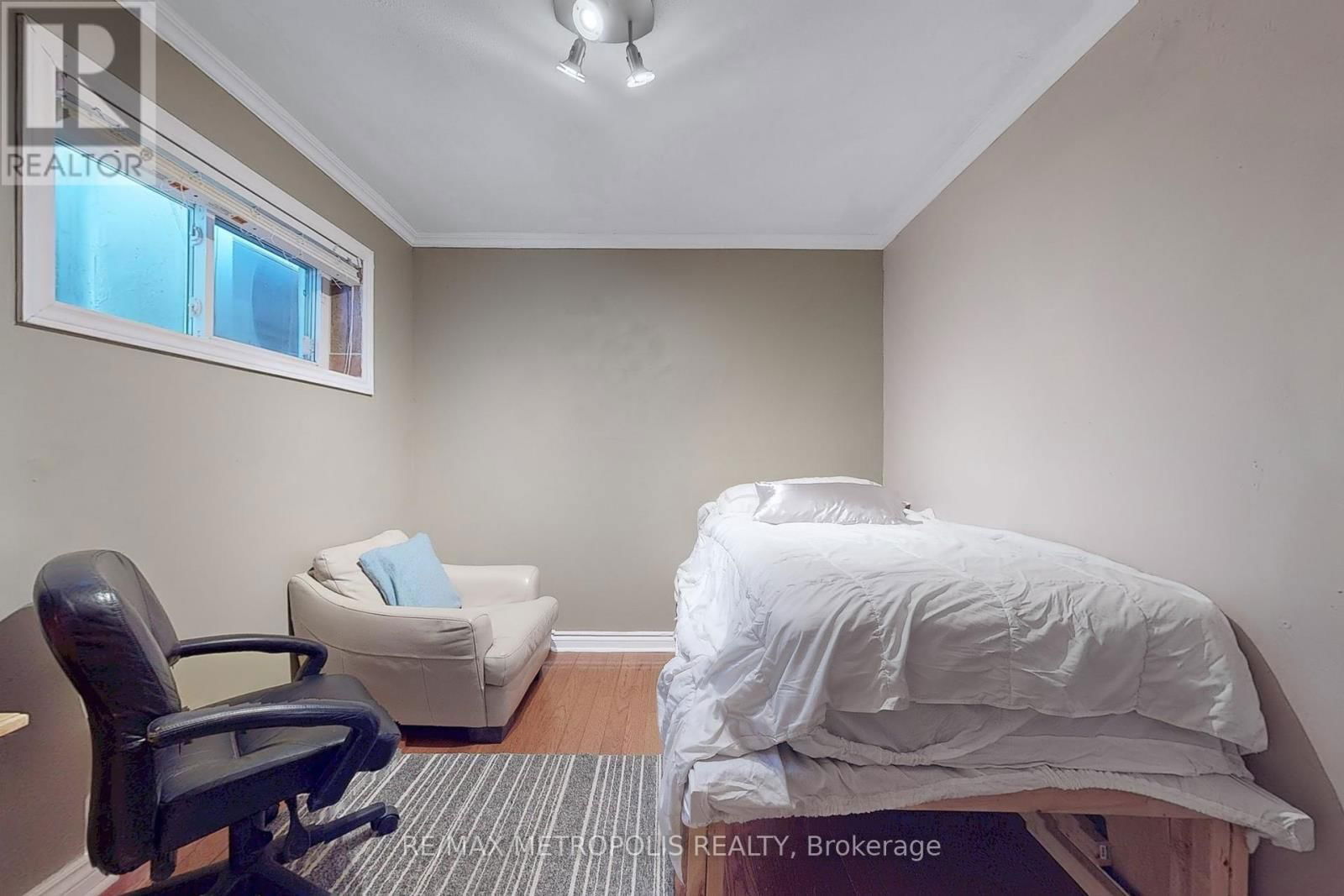982 COSBURN AVENUE Image 21