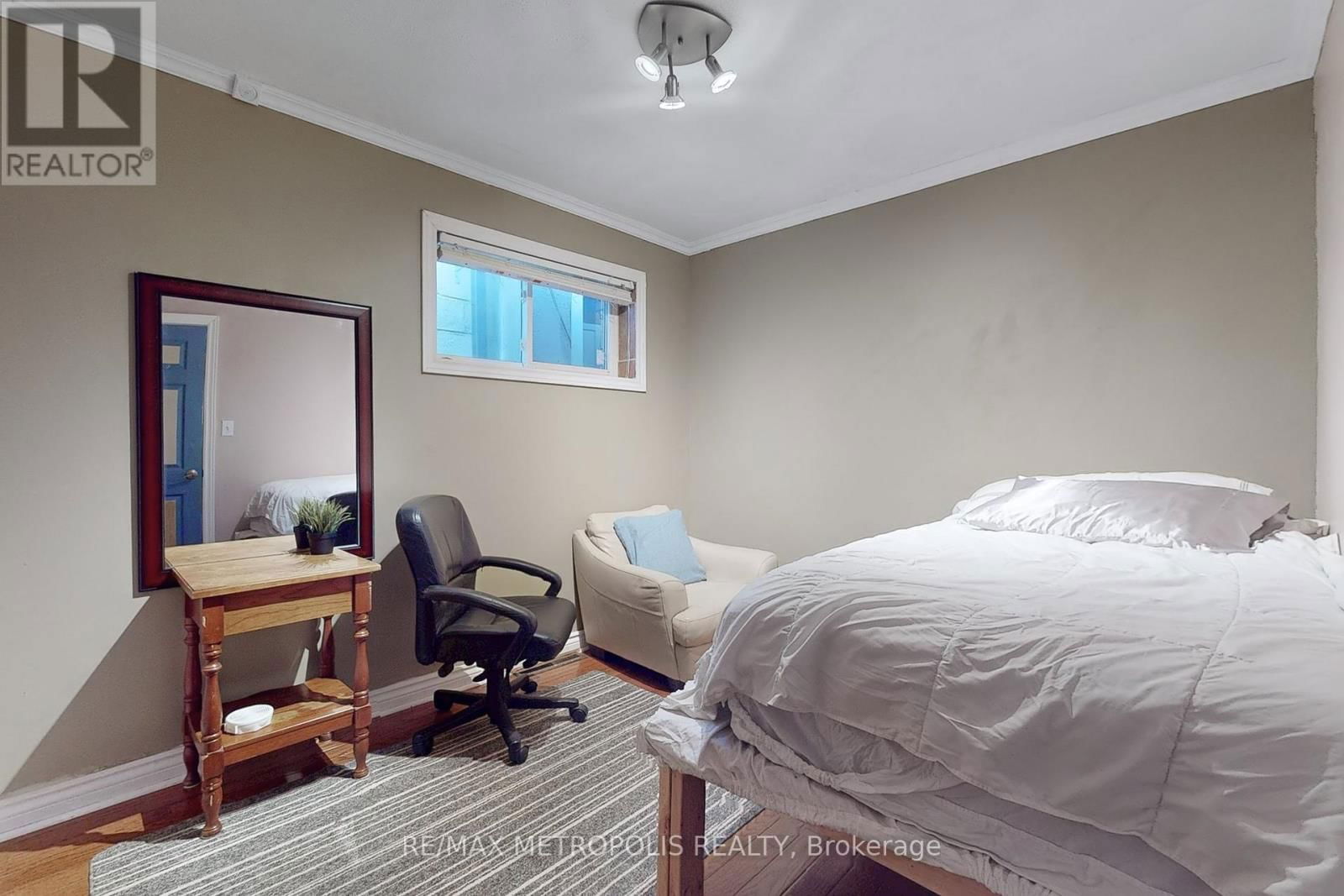 982 COSBURN AVENUE Image 22