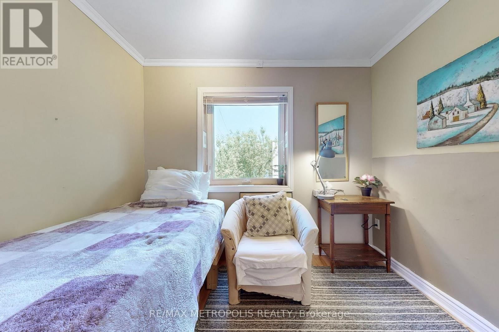 982 COSBURN AVENUE Image 26