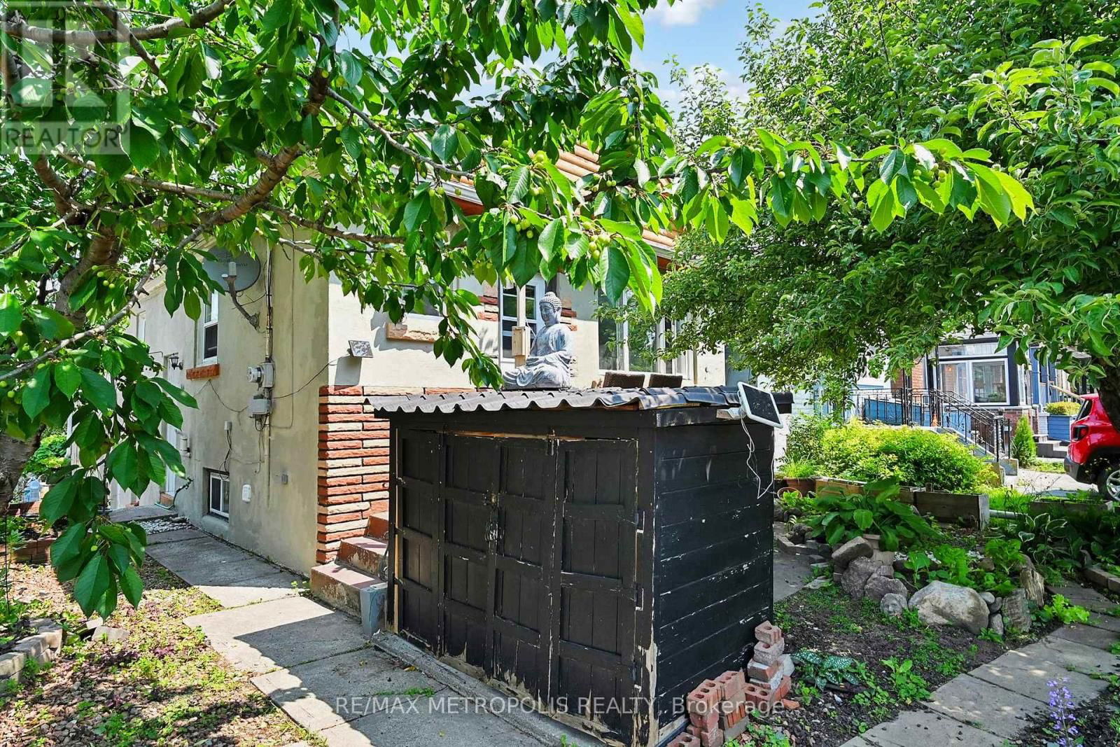 982 COSBURN AVENUE Image 3