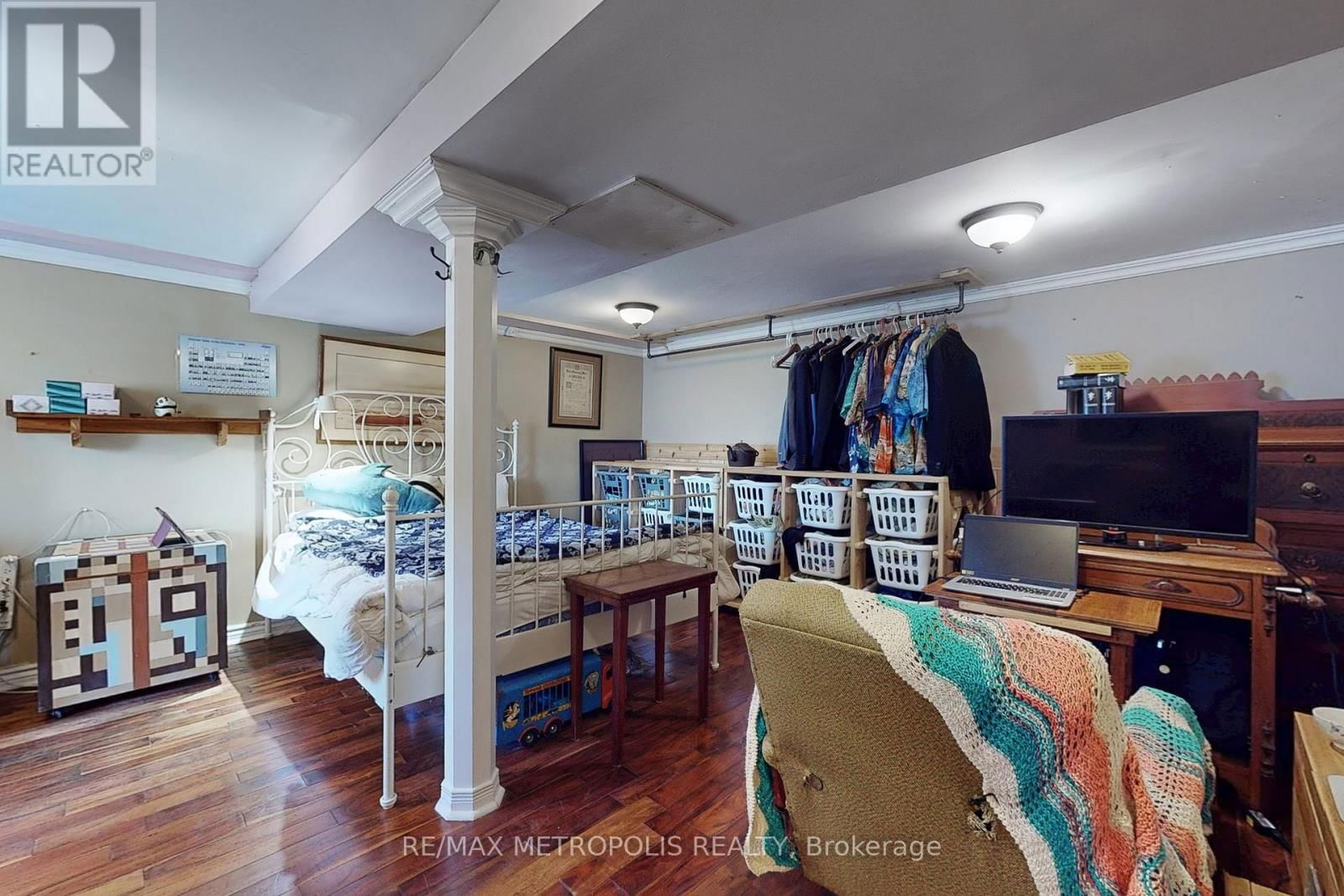 982 COSBURN AVENUE Image 33