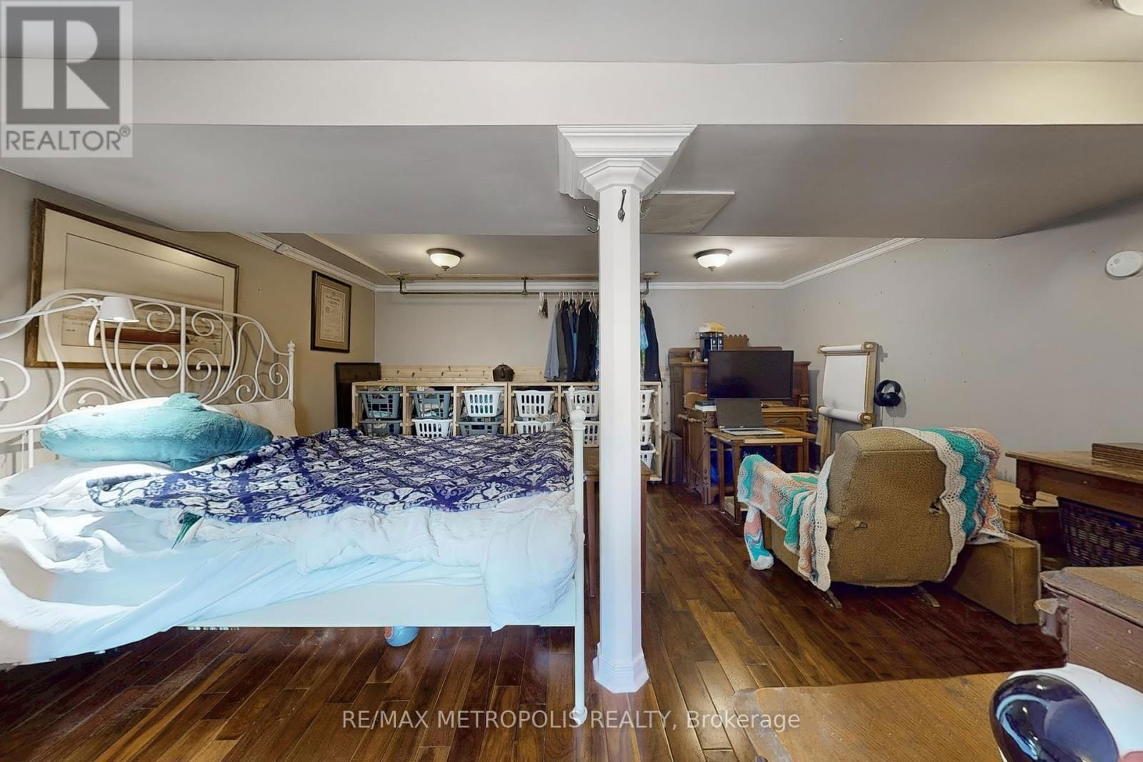 982 COSBURN AVENUE Image 37