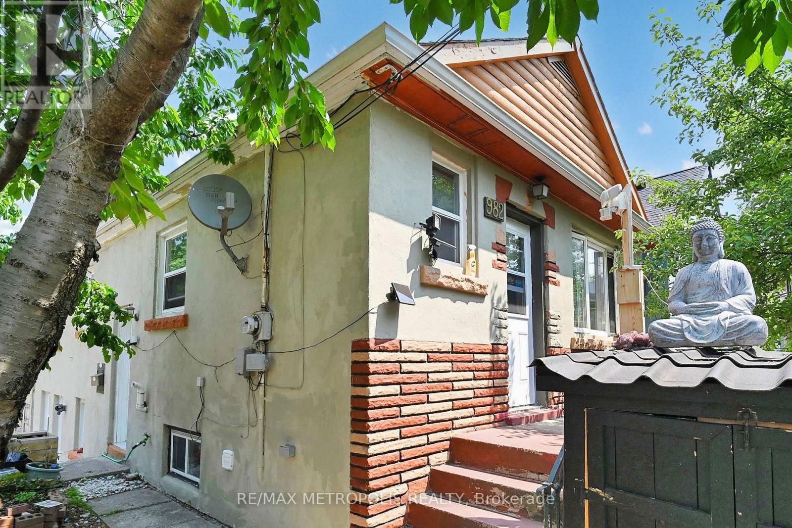 982 COSBURN AVENUE Image 4