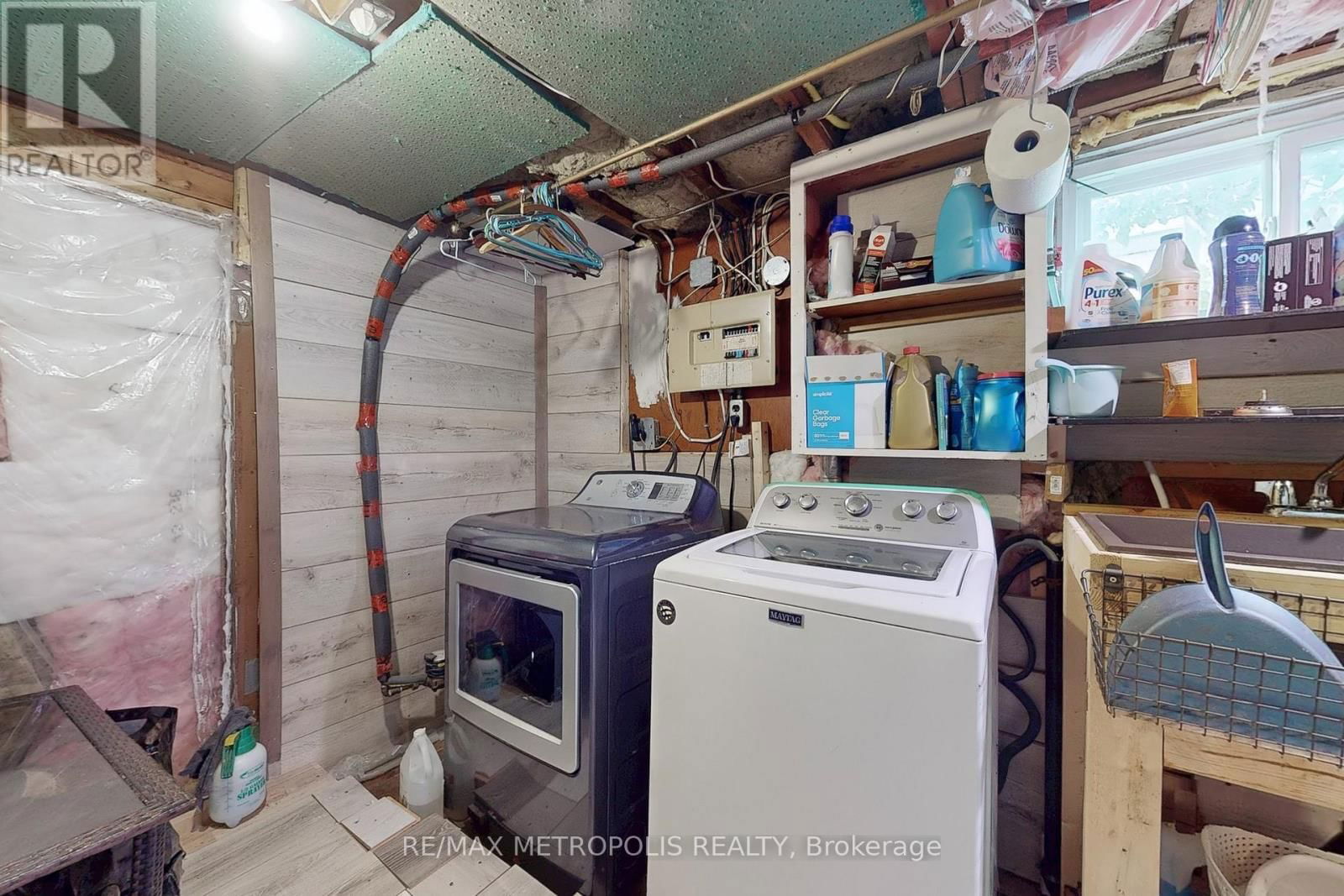 982 COSBURN AVENUE Image 41