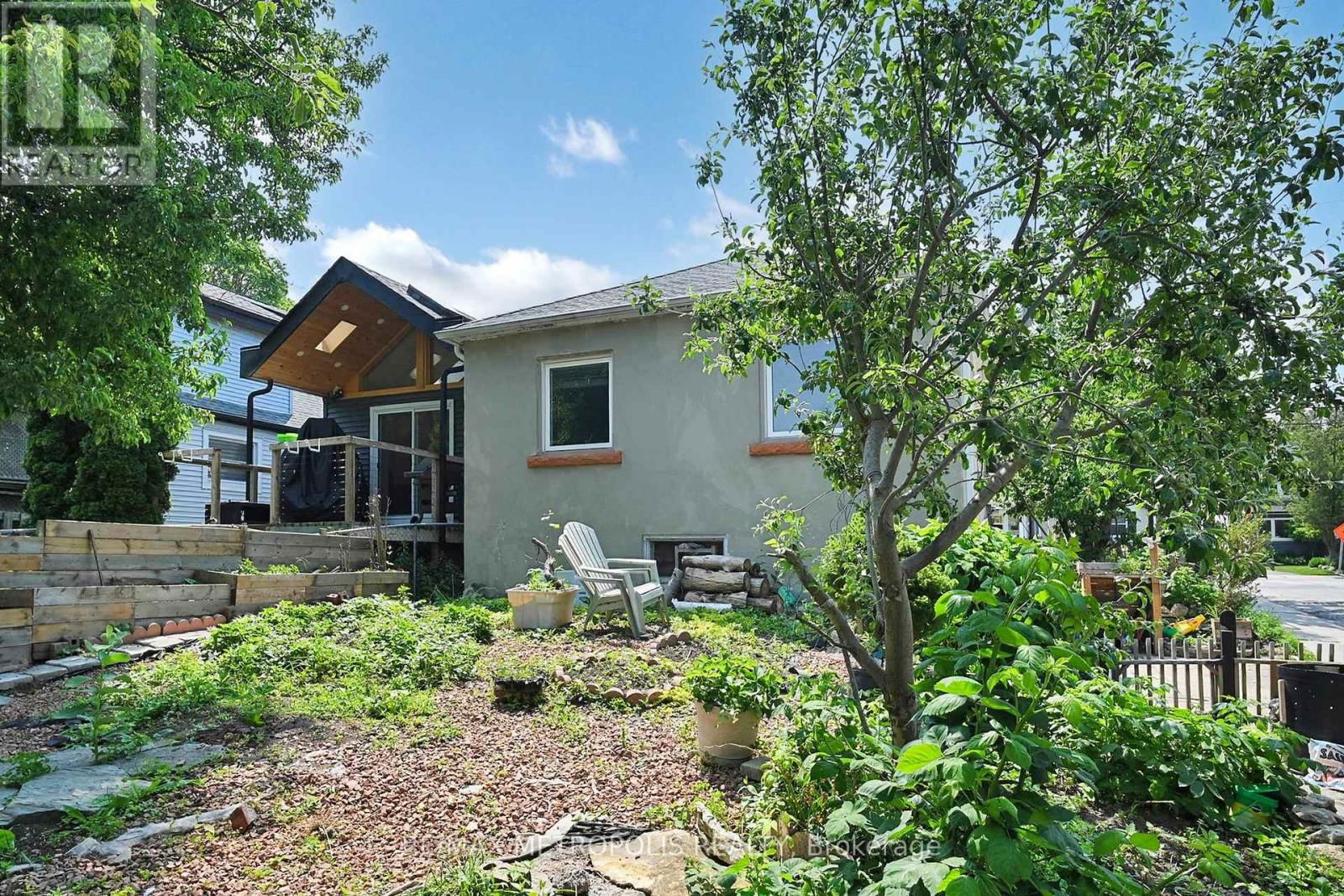 982 COSBURN AVENUE Image 47
