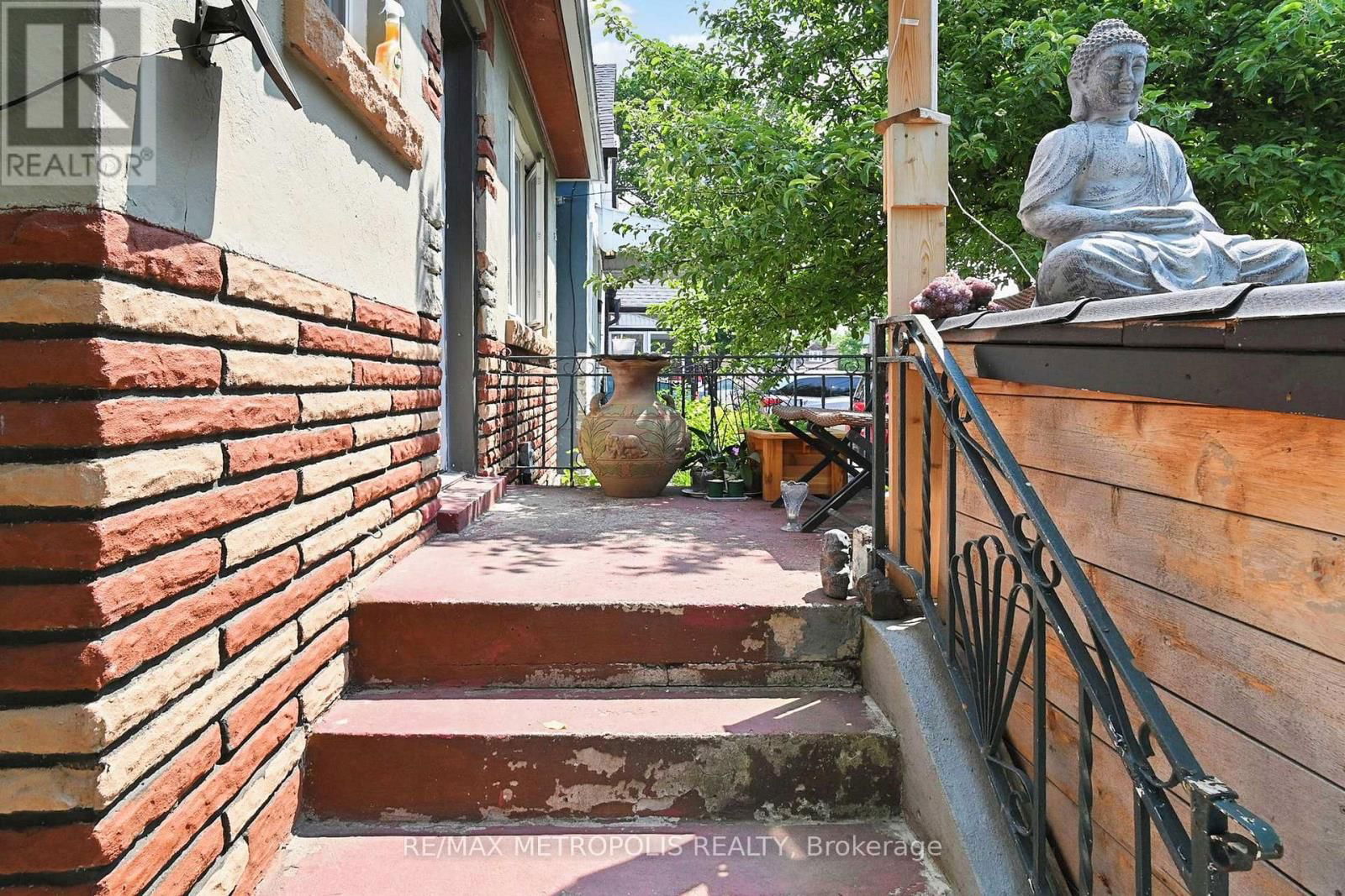 982 COSBURN AVENUE Image 5