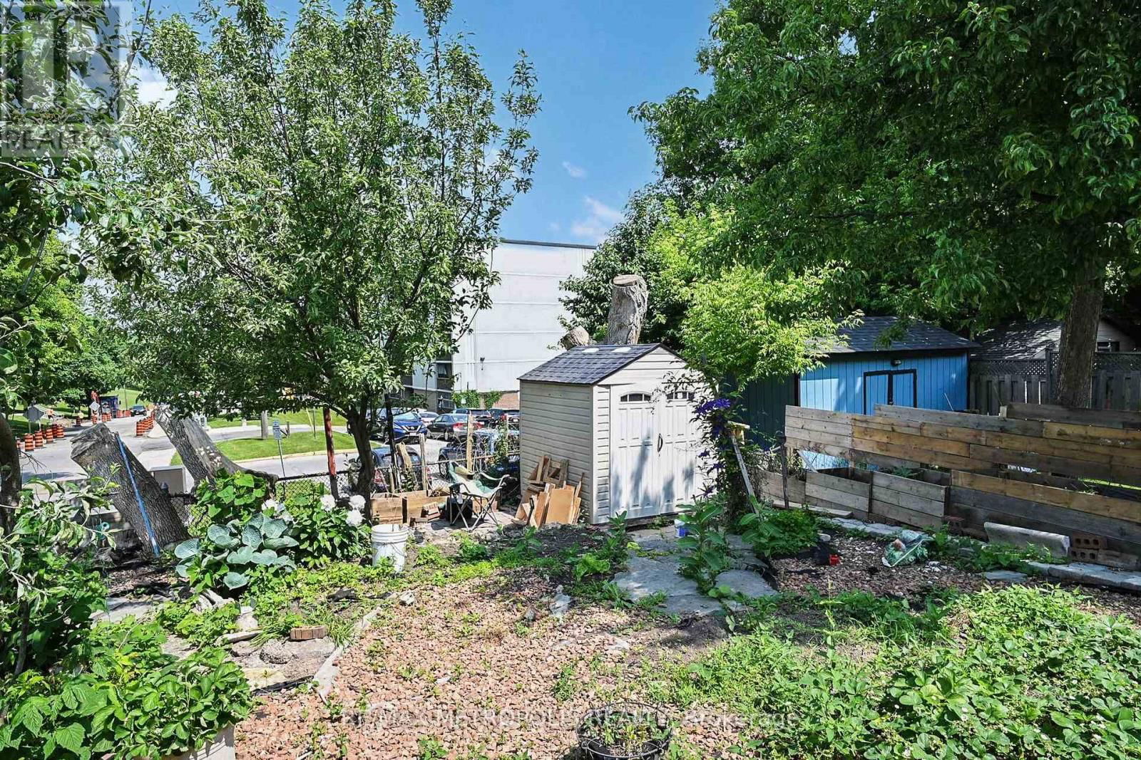 982 COSBURN AVENUE Image 50