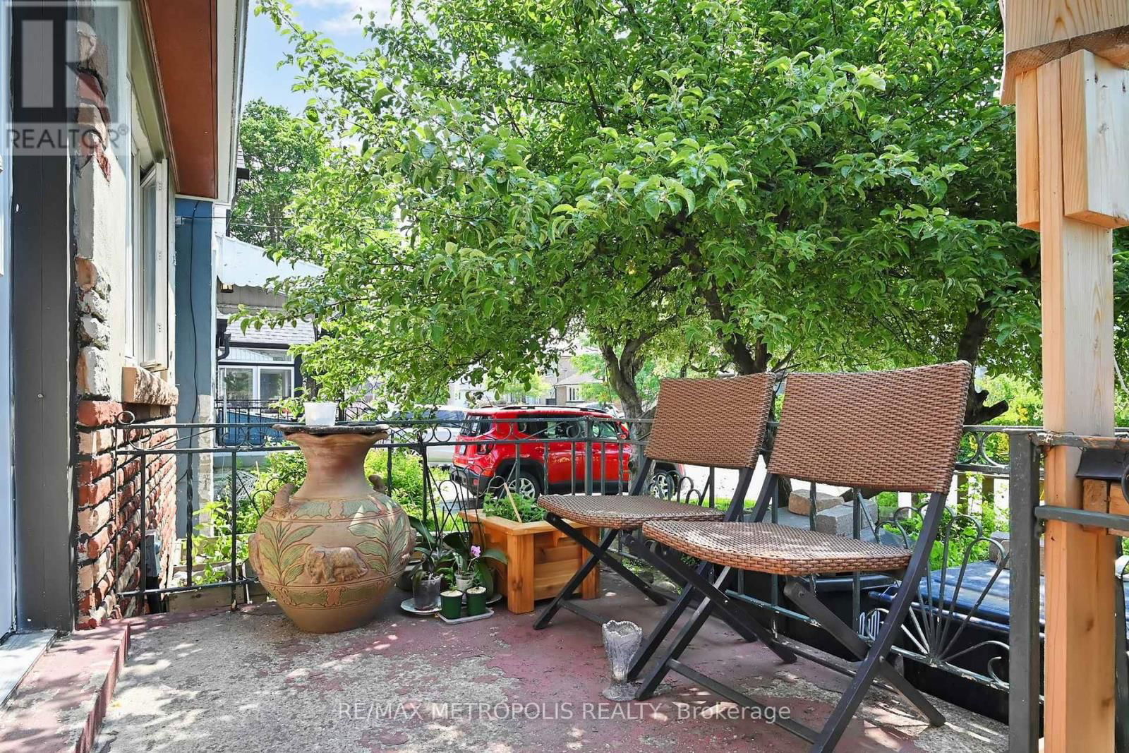 982 COSBURN AVENUE Image 6