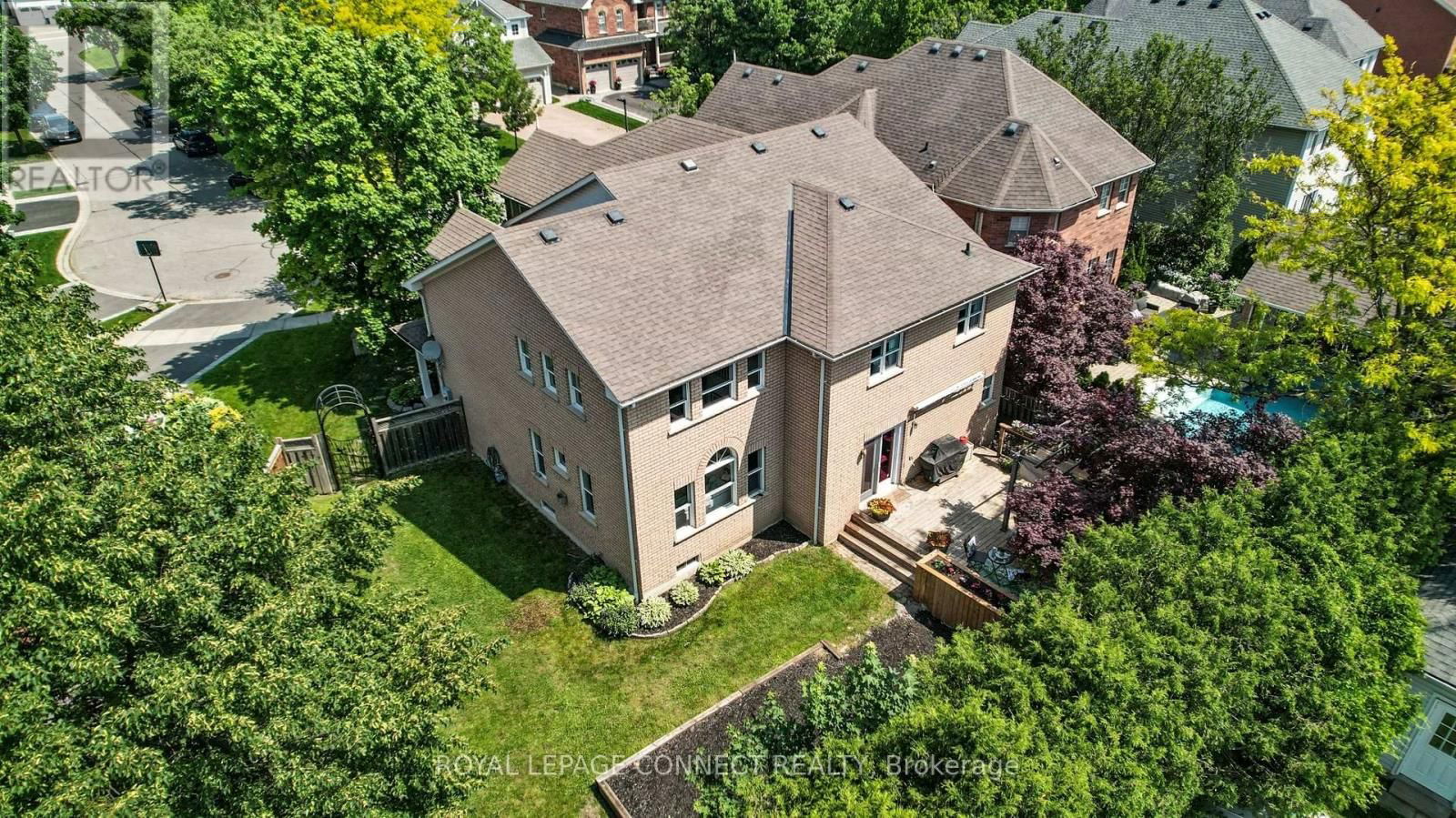 68 MCBETH PLACE NORTH Image 39