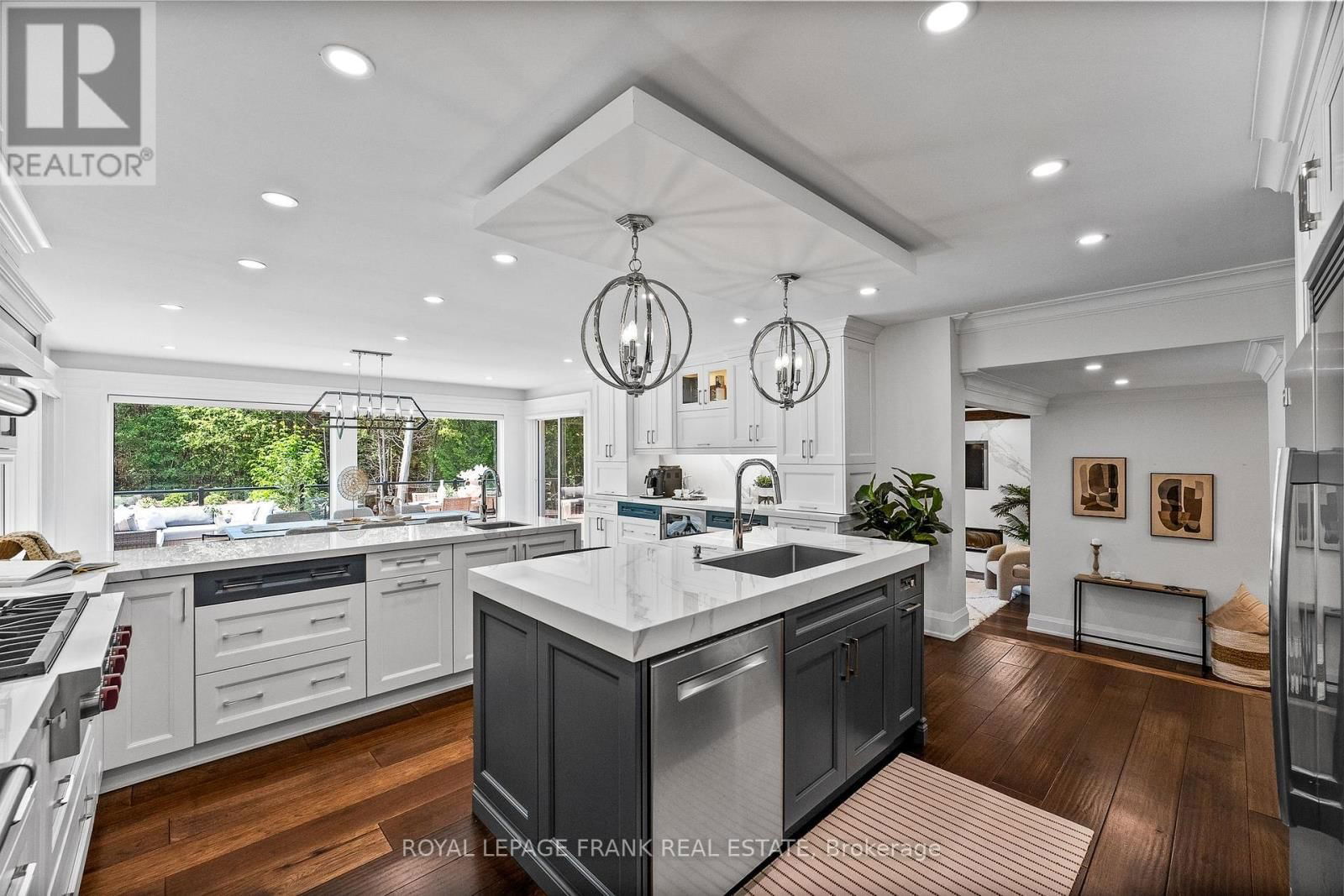 251 SHERWOOD COURT Image 12