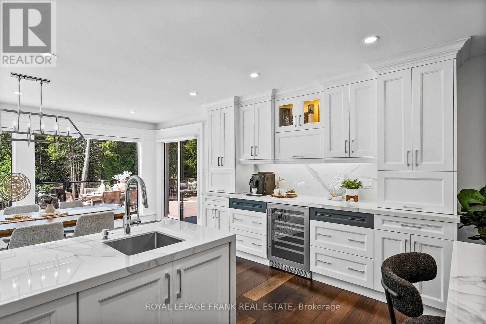 251 SHERWOOD COURT Image 15