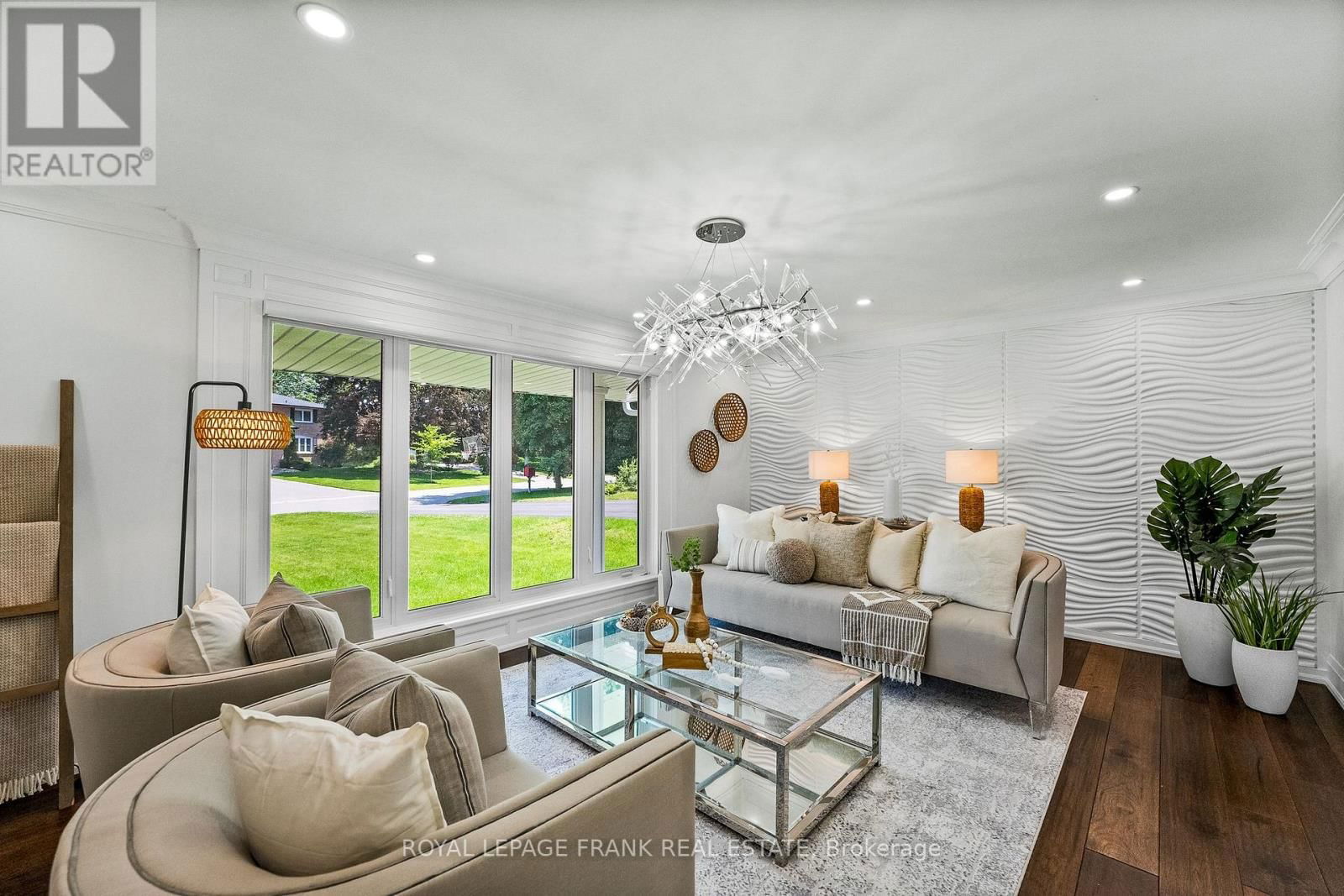251 SHERWOOD COURT Image 19