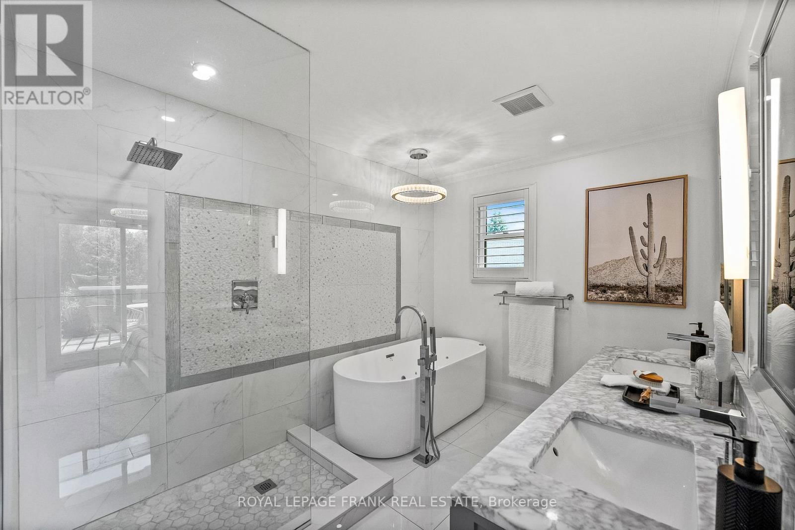 251 SHERWOOD COURT Image 27