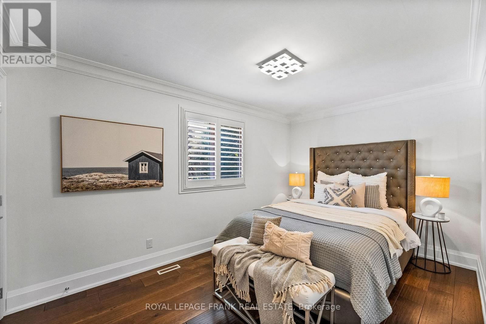 251 SHERWOOD COURT Image 29