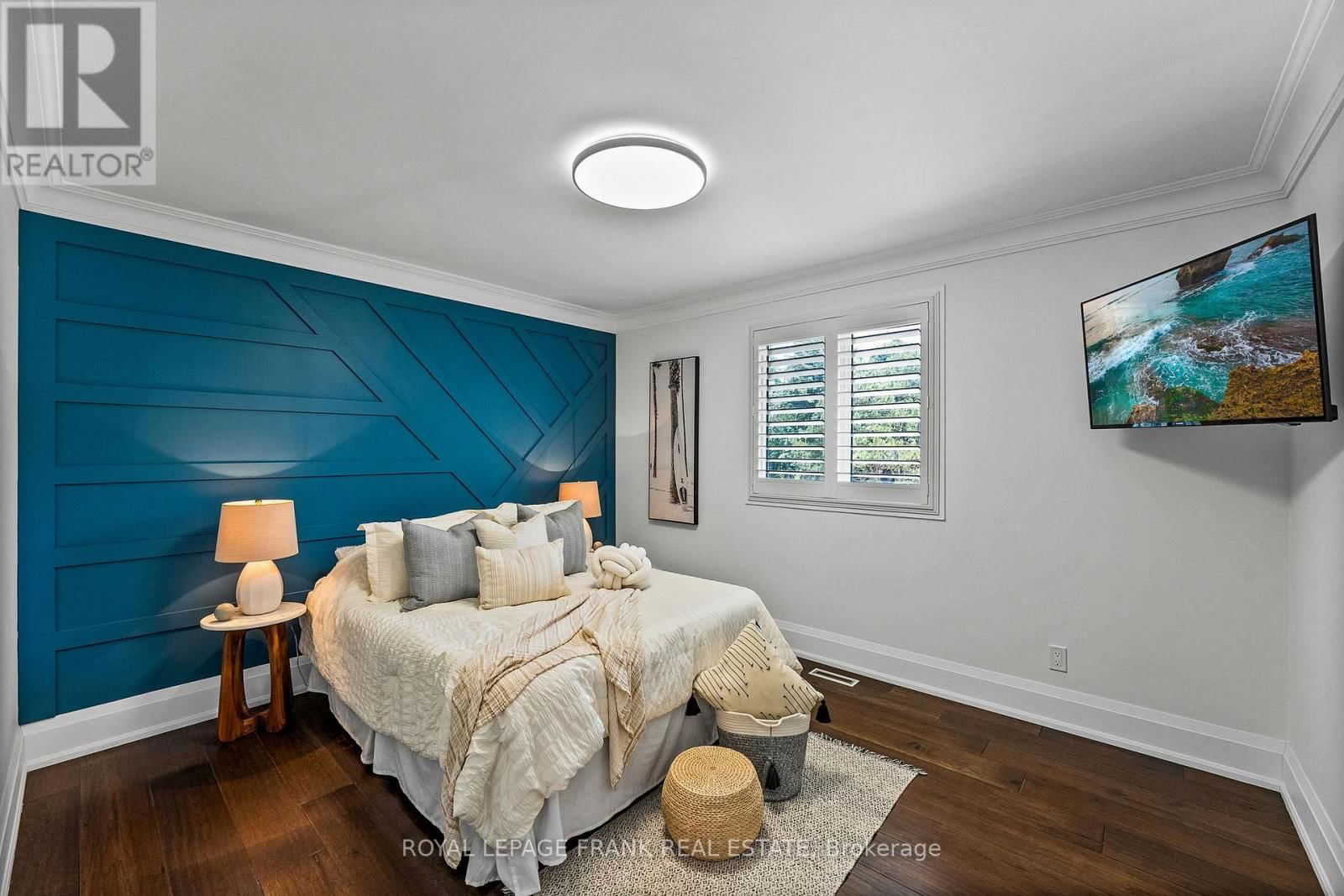 251 SHERWOOD COURT Image 30