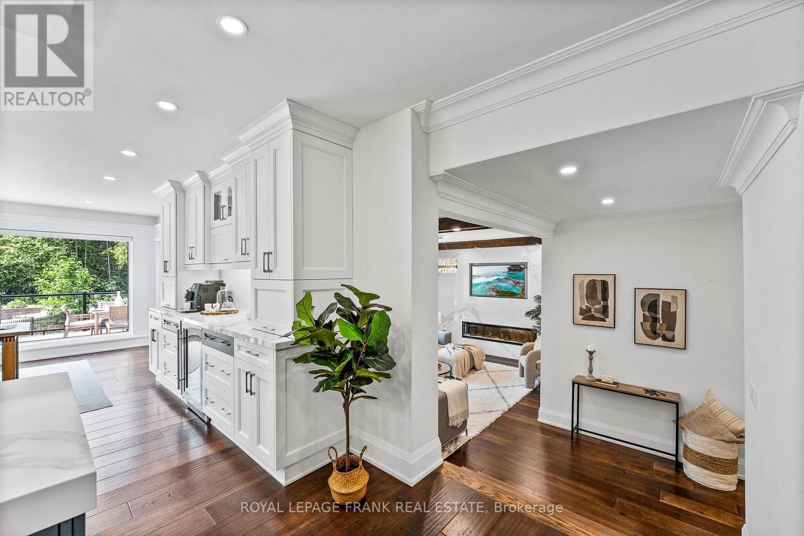 251 SHERWOOD COURT Image 7