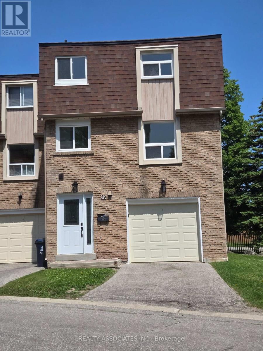 39 - 2 STONEHILL COURT Image 2