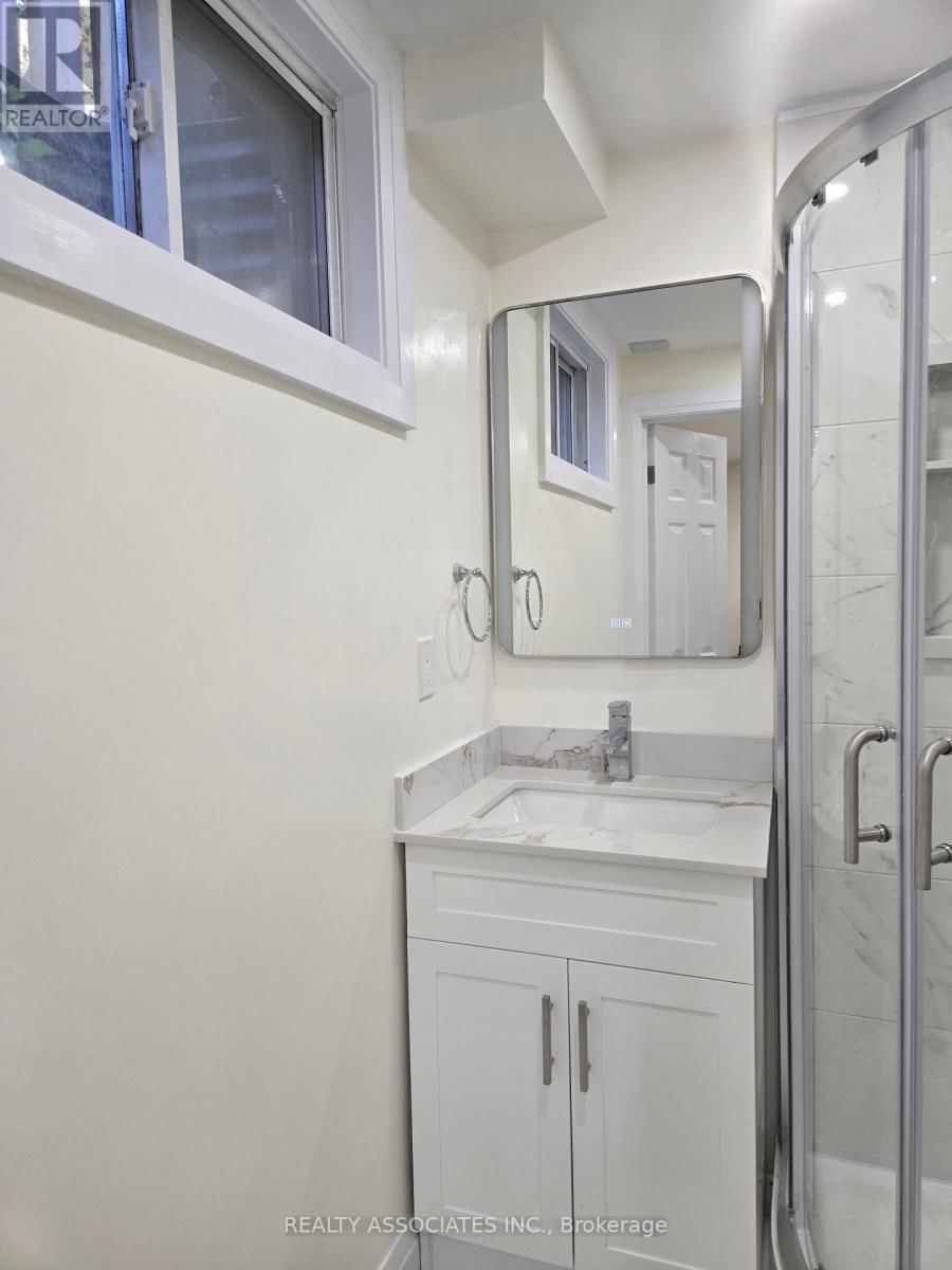 39 - 2 STONEHILL COURT Image 31