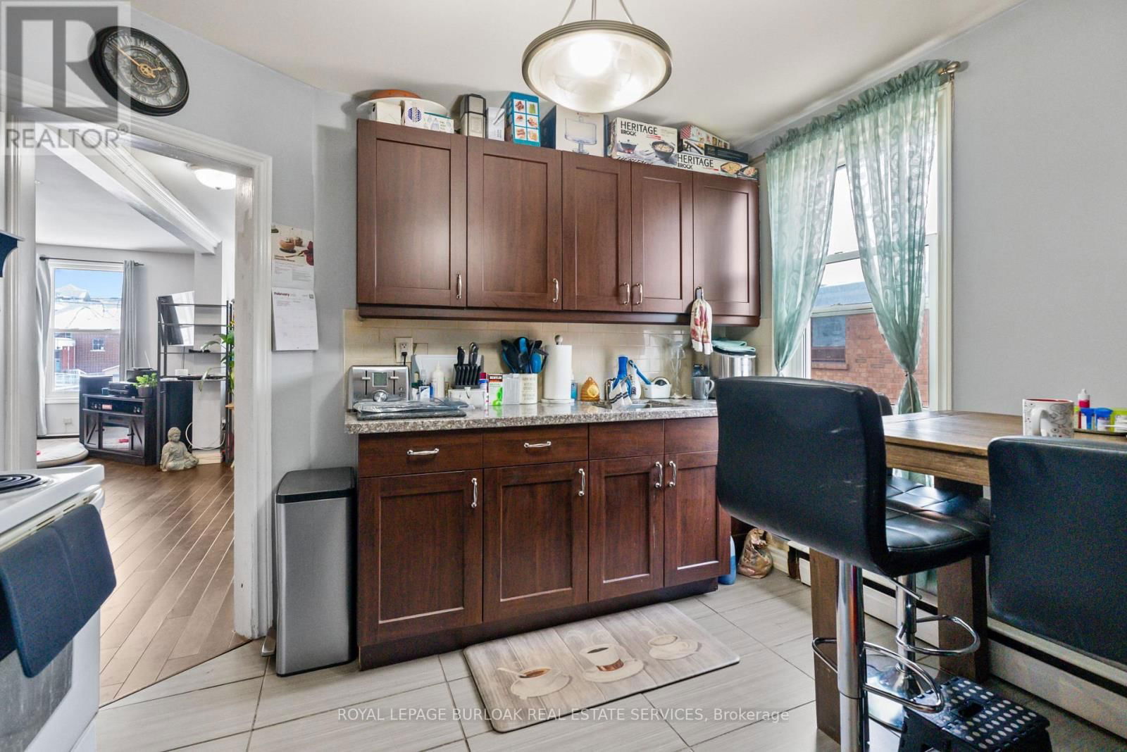 191 SIMCOE STREET SOUTH Image 10