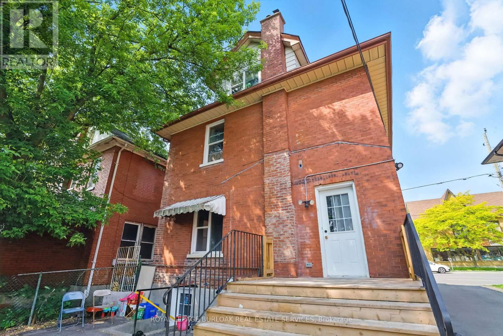 191 SIMCOE STREET SOUTH Image 15