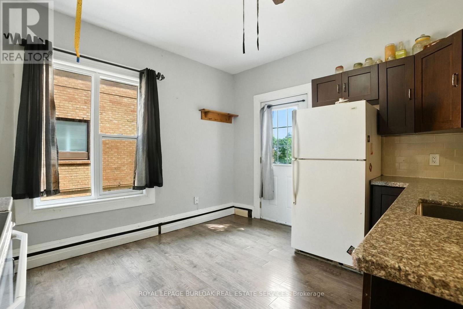 191 SIMCOE STREET SOUTH Image 16