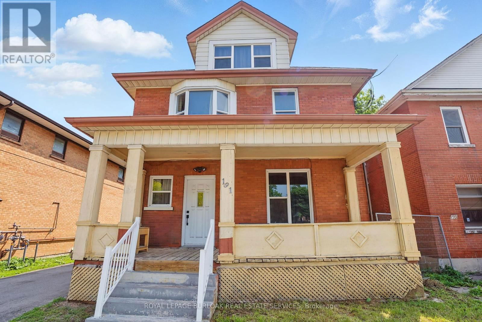 191 SIMCOE STREET SOUTH Image 2