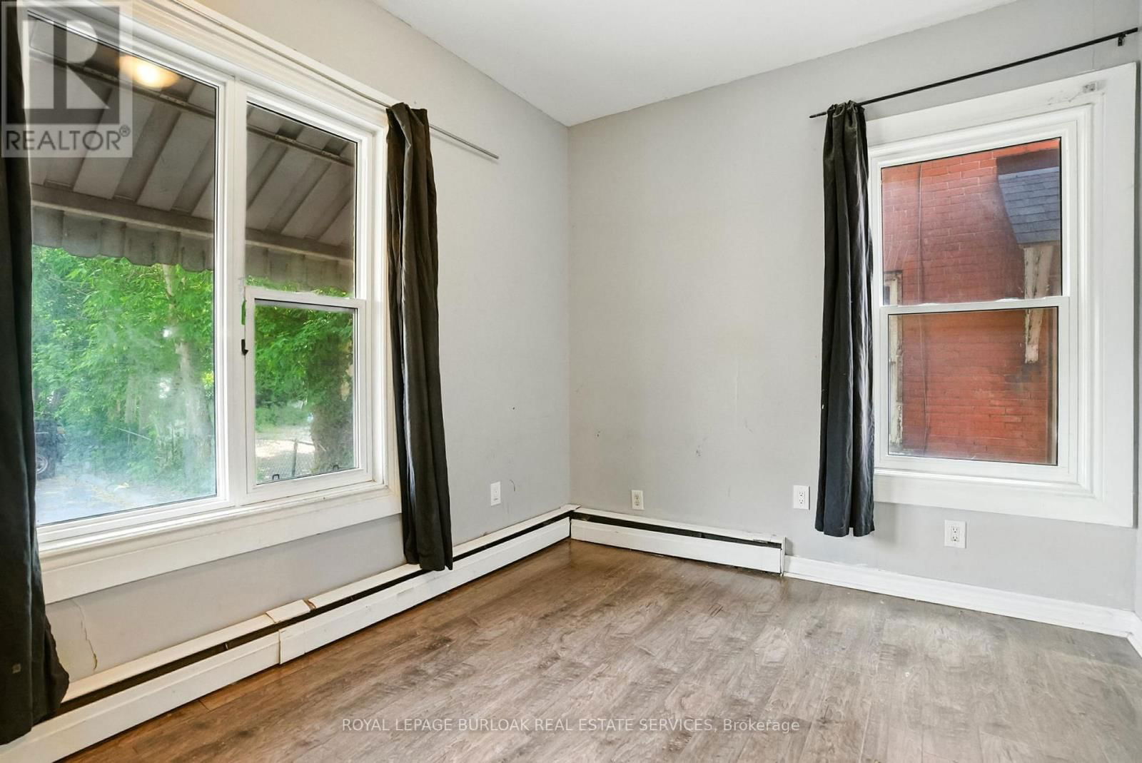191 SIMCOE STREET SOUTH Image 20