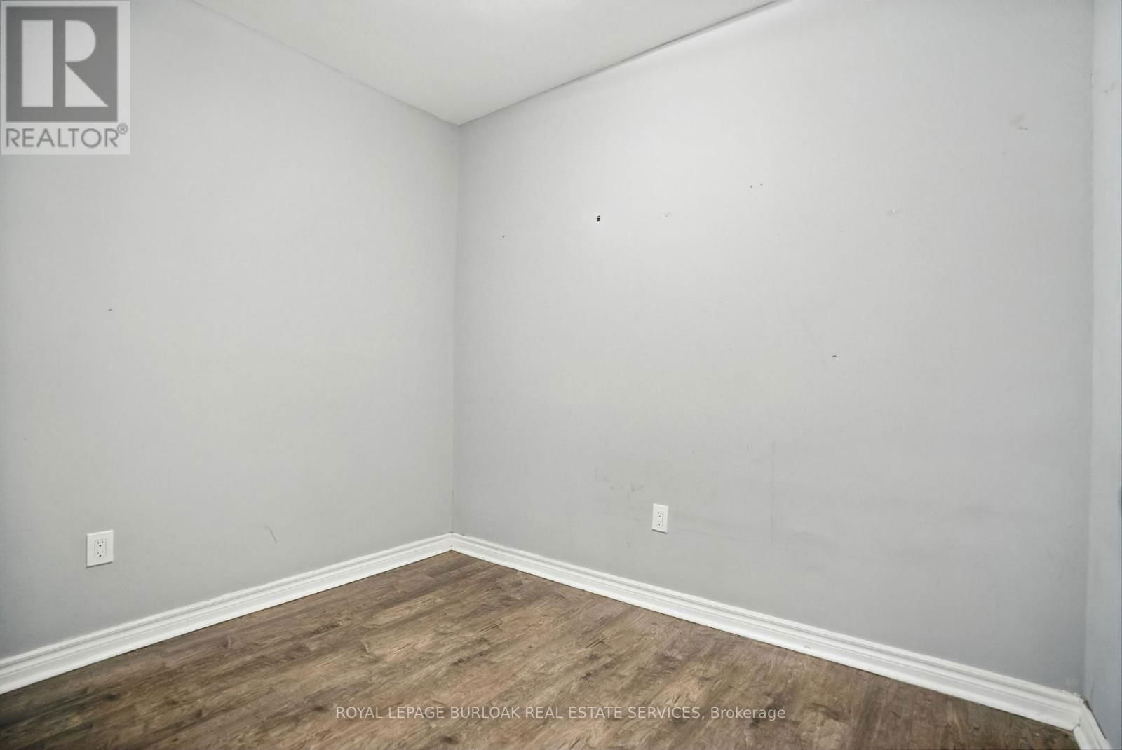 191 SIMCOE STREET SOUTH Image 22