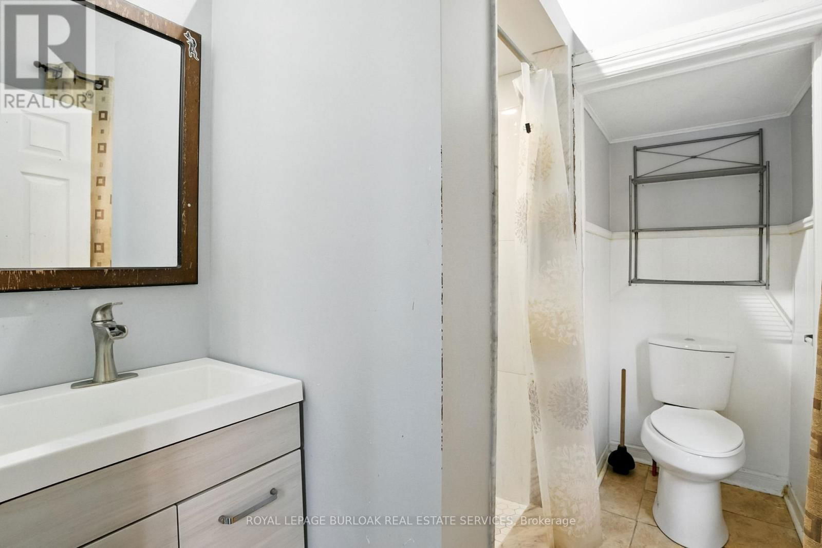 191 SIMCOE STREET SOUTH Image 23