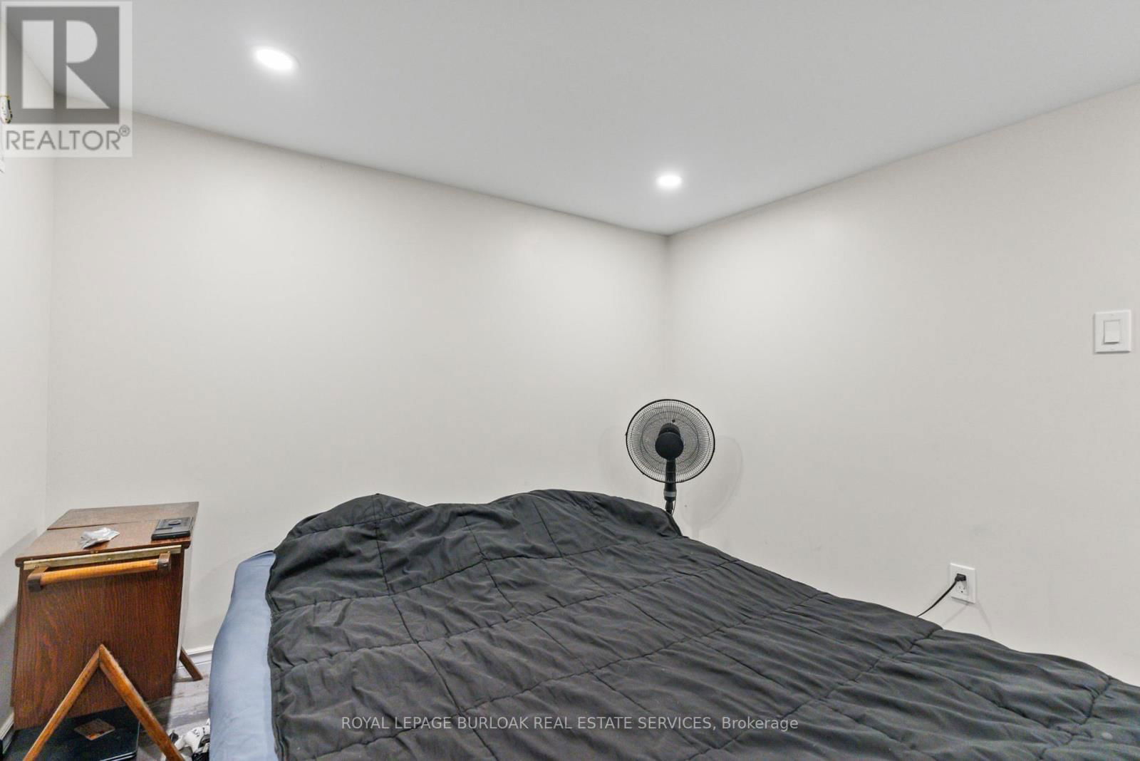 191 SIMCOE STREET SOUTH Image 28