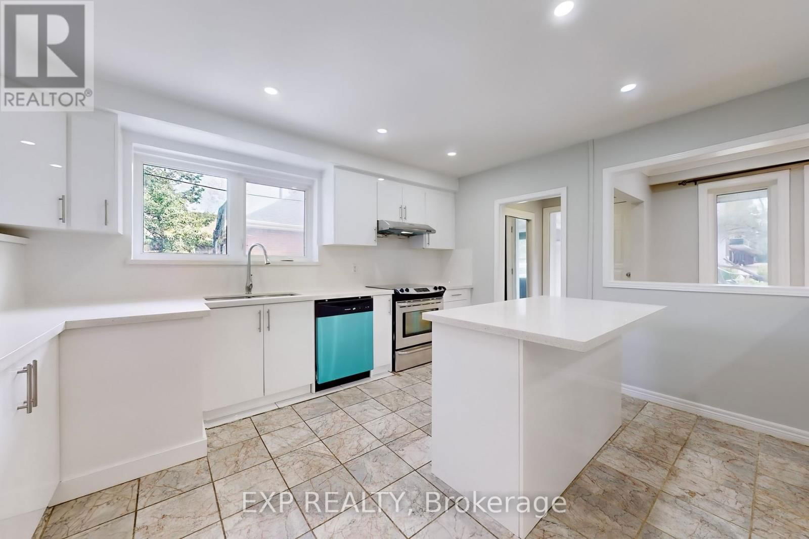 812 KENNEDY ROAD Image 11