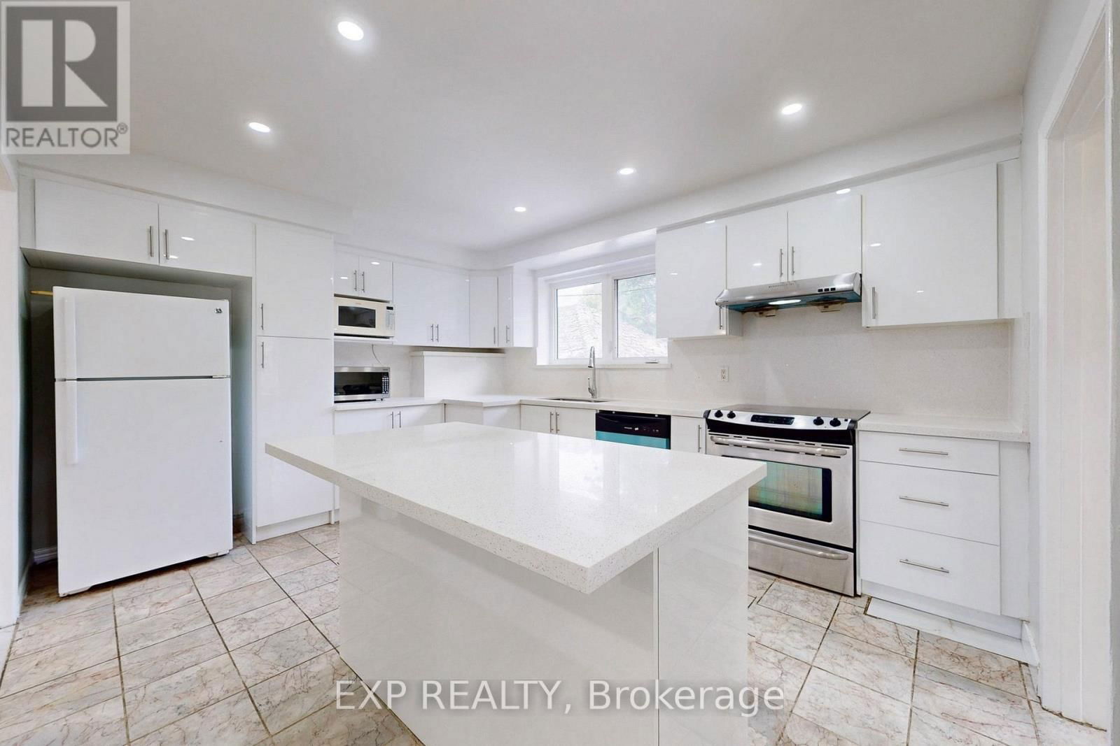 812 KENNEDY ROAD Image 12