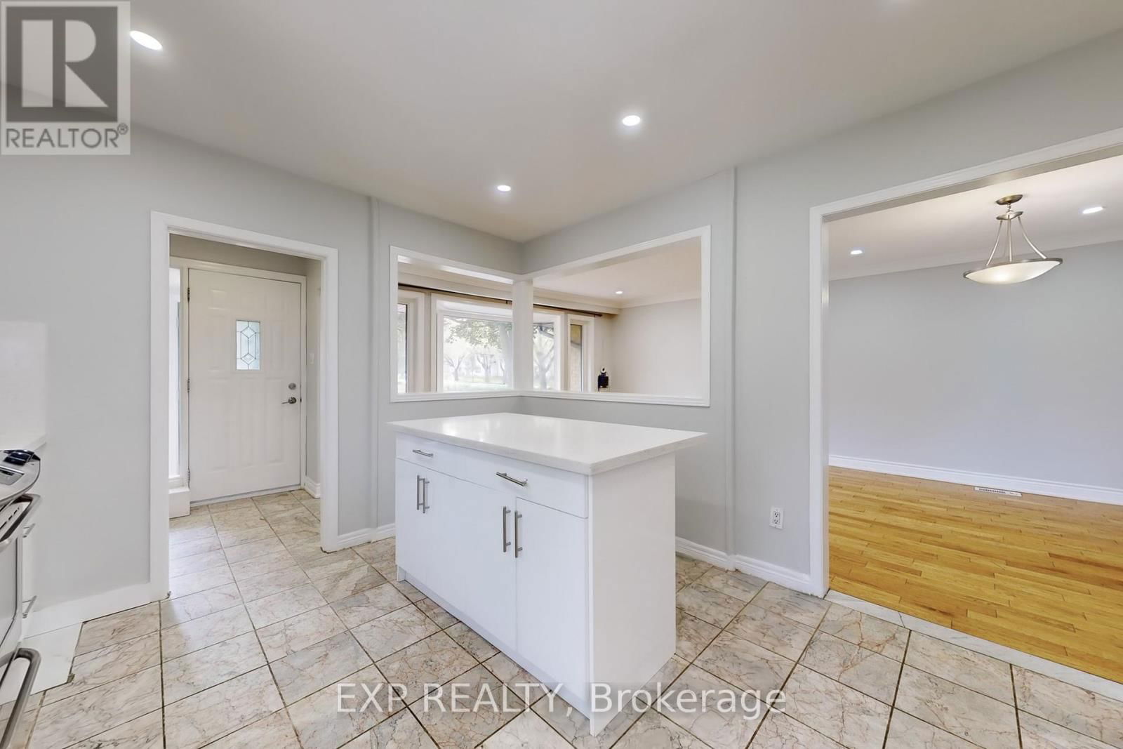 812 KENNEDY ROAD Image 13