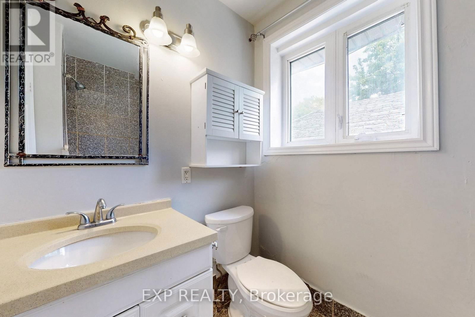 812 KENNEDY ROAD Image 28