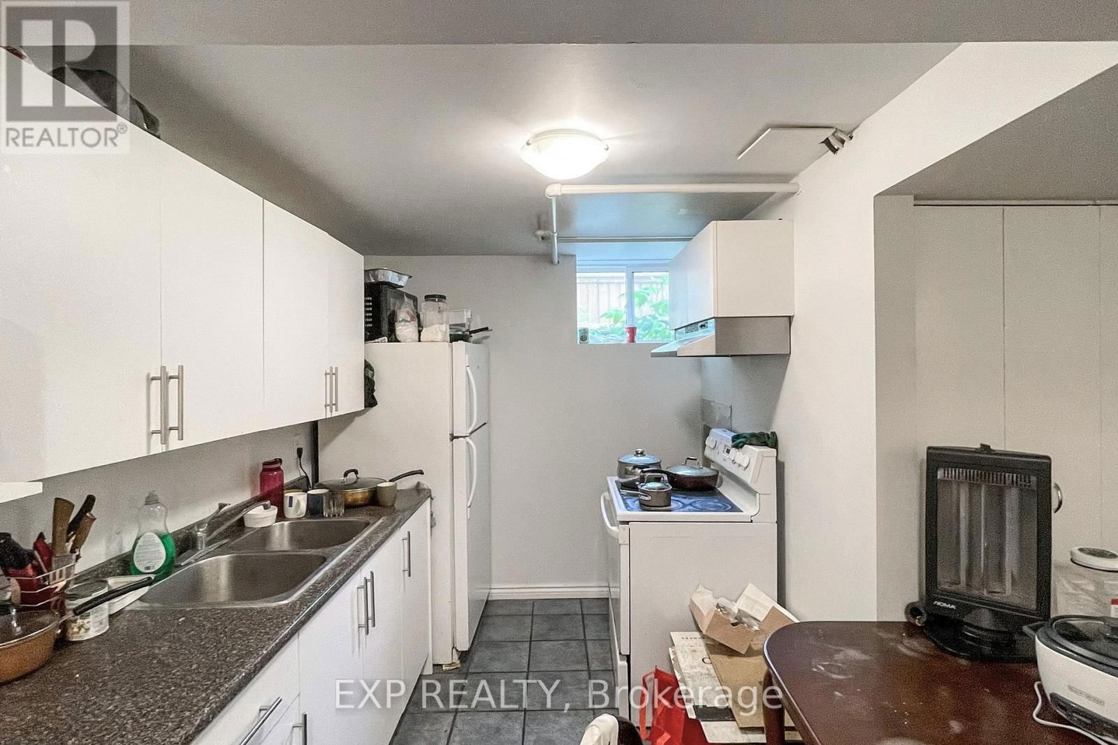 812 KENNEDY ROAD Image 32