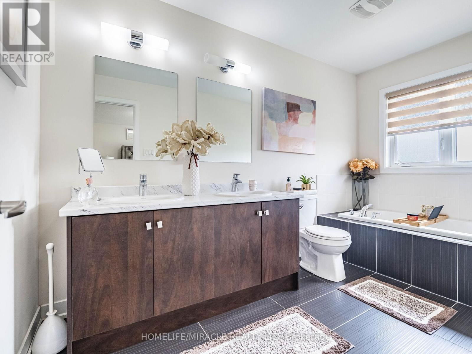 28 DONALD FLEMING WAY Image 32