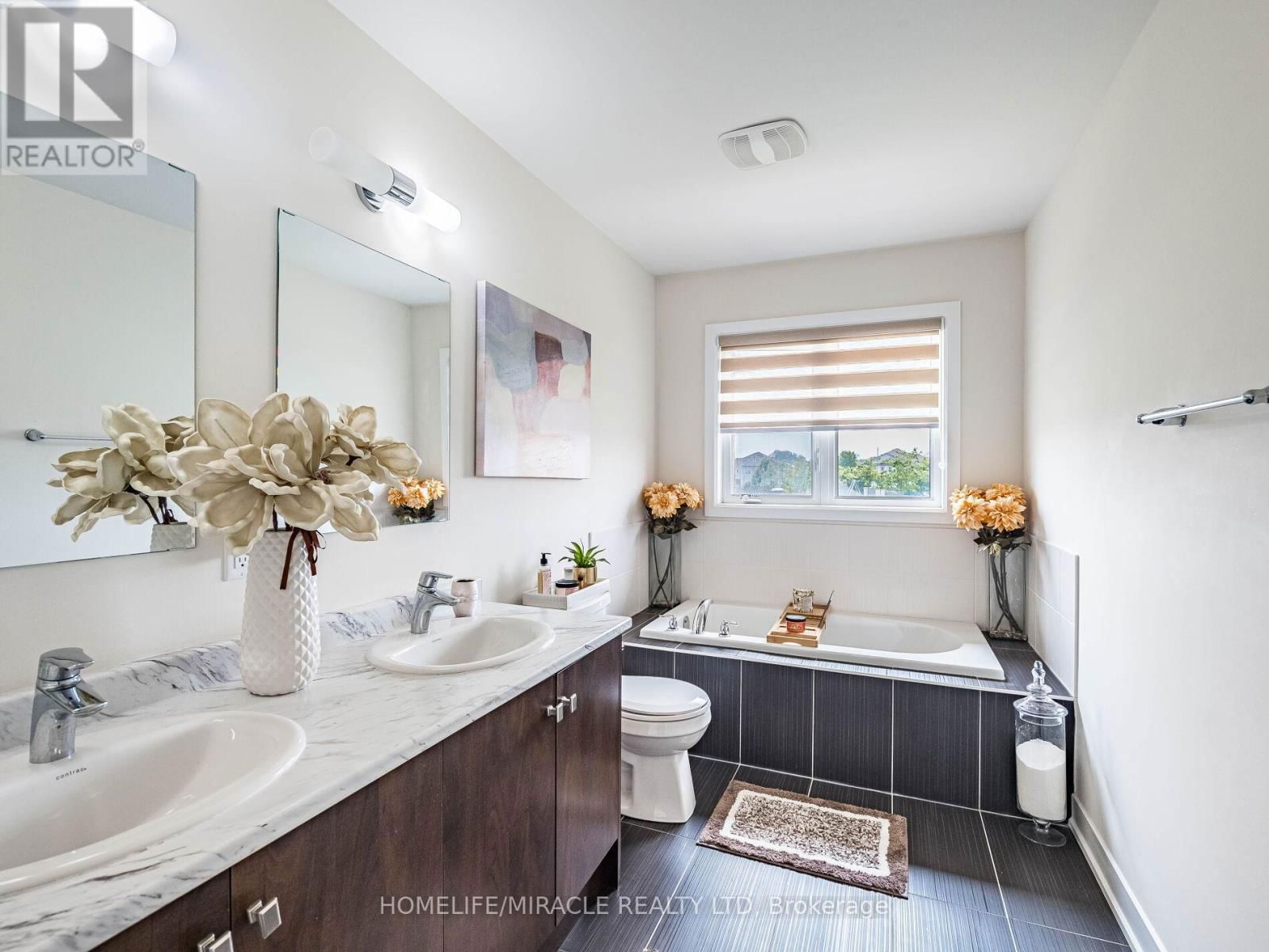 28 DONALD FLEMING WAY Image 33