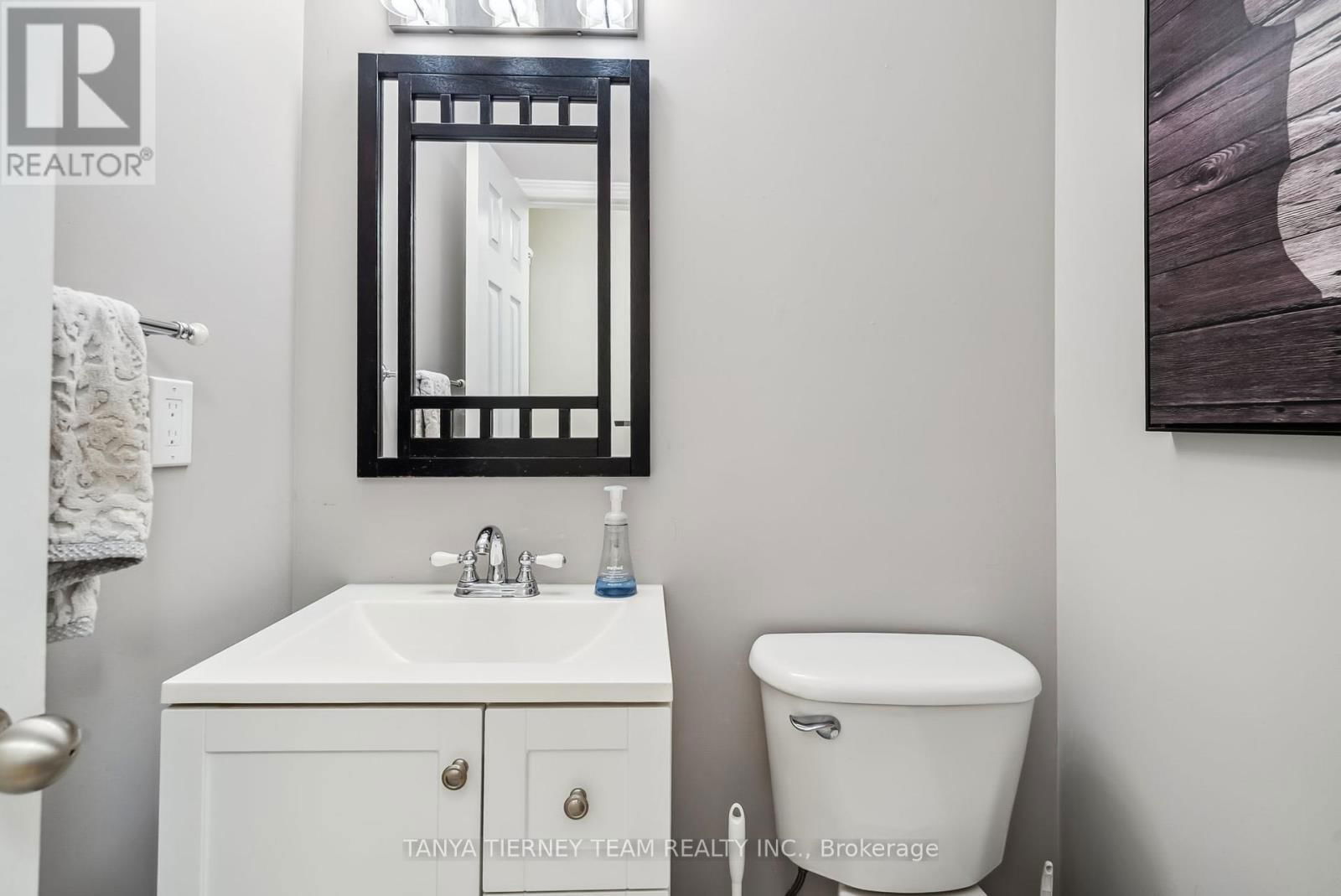 8 NATHAN AVENUE Image 19