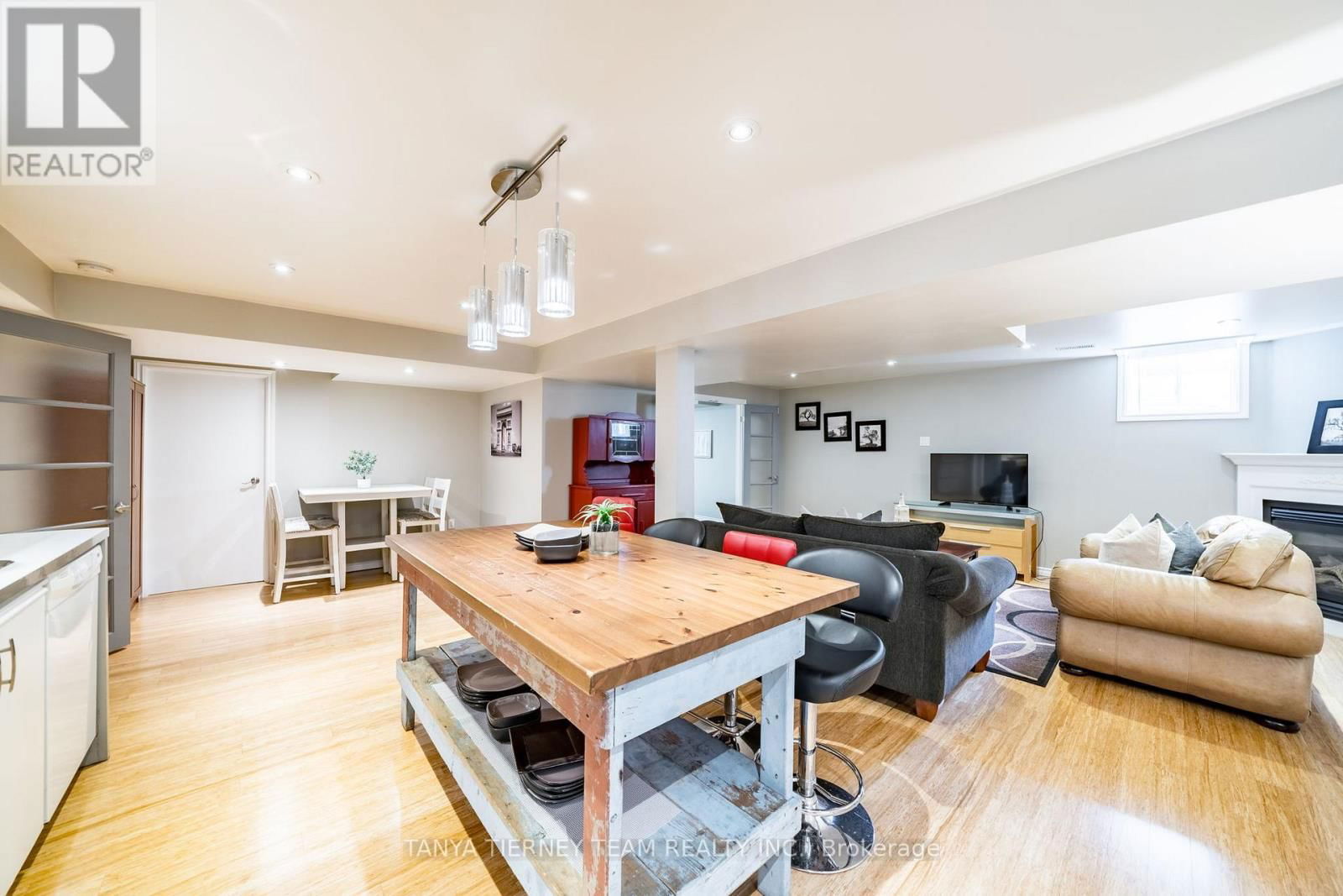 8 NATHAN AVENUE Image 35