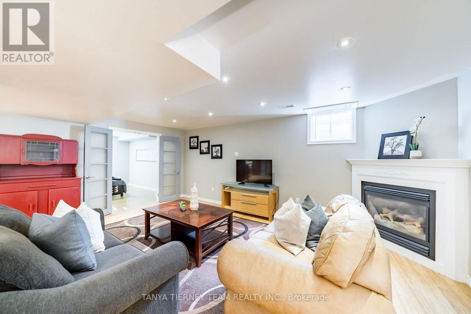 8 NATHAN AVENUE Image 36