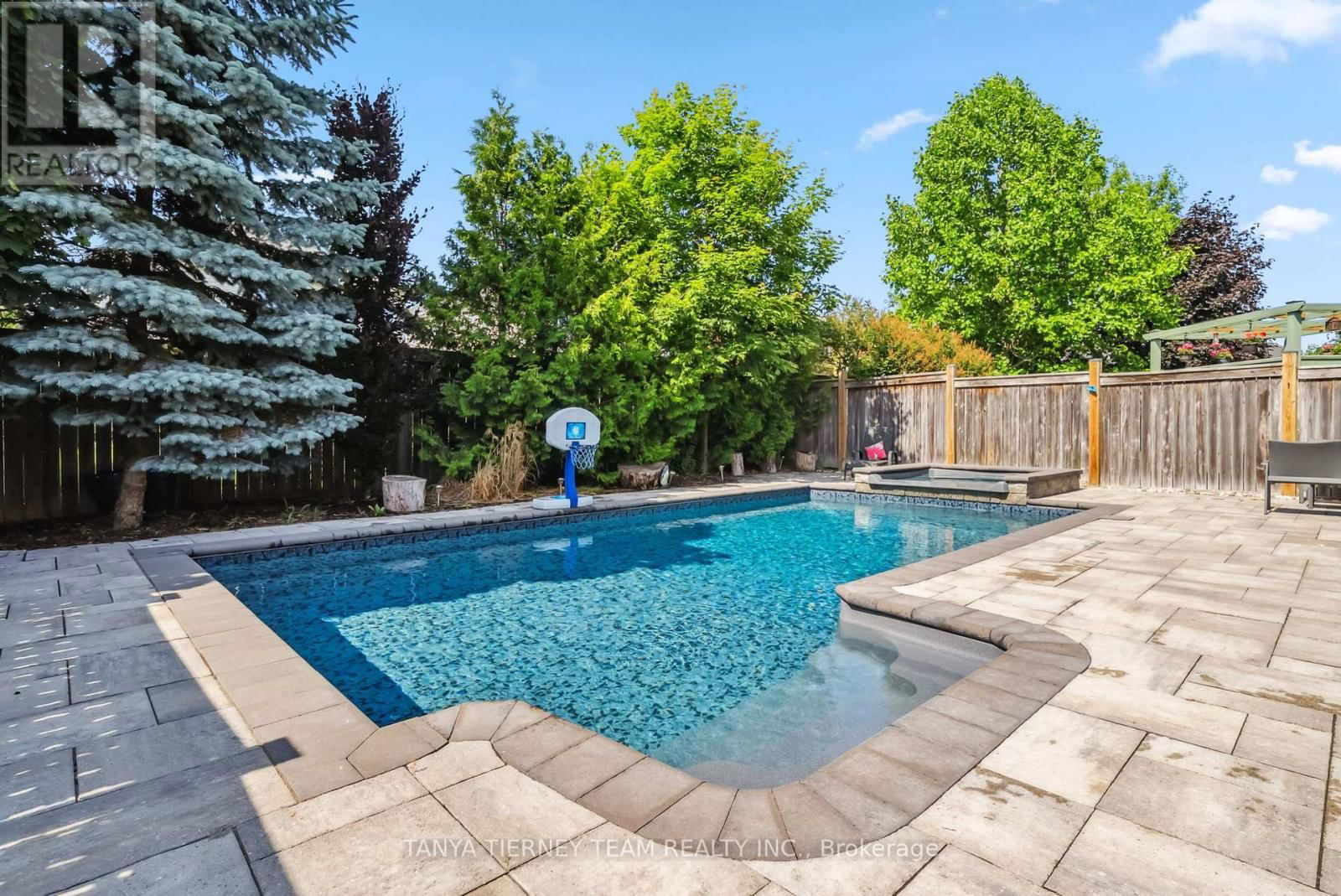 8 NATHAN AVENUE Image 41