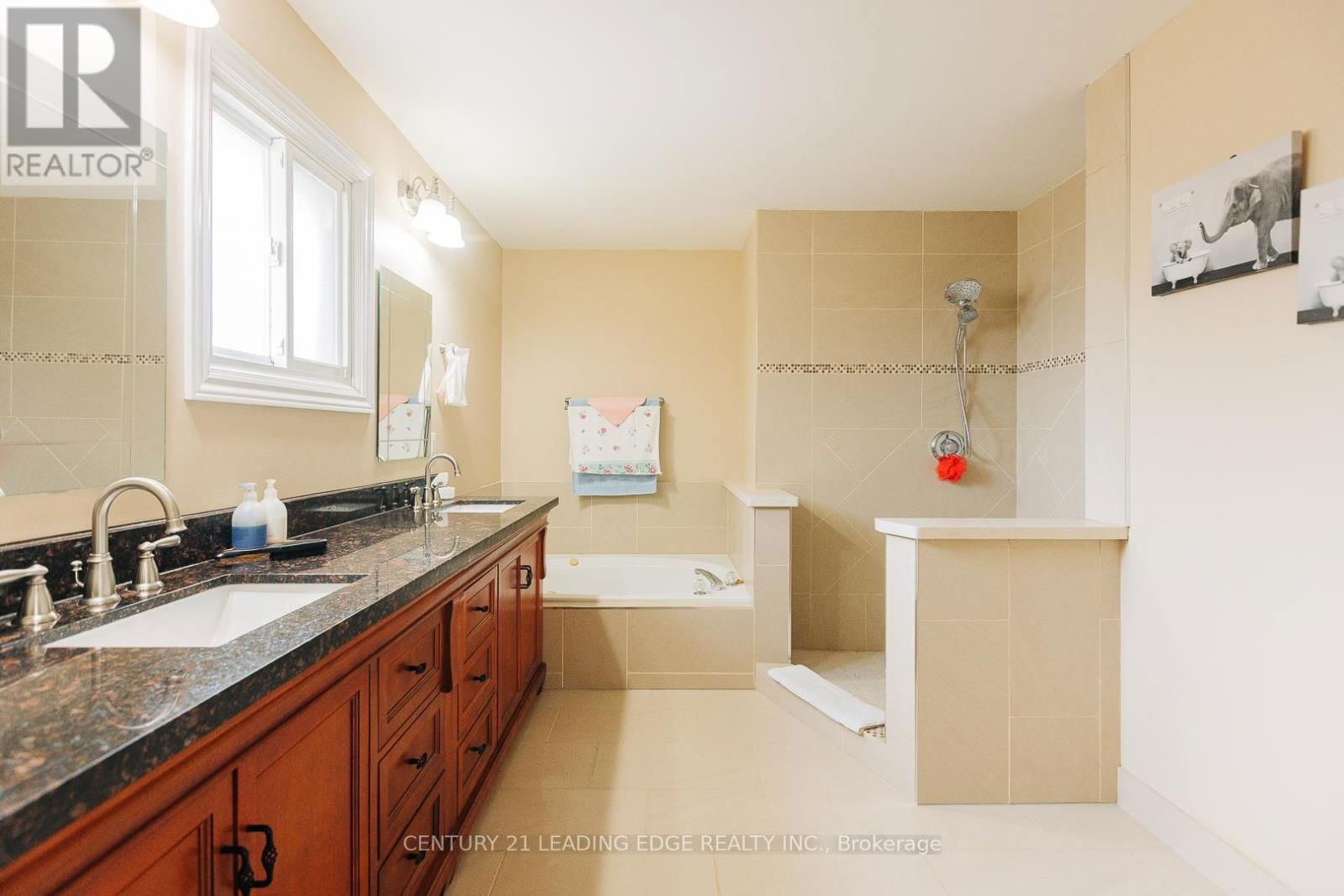 50 BLUEBELL CRESCENT Image 22