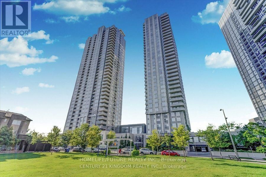 422 - 275 VILLAGE GREEN SQUARE Image 16